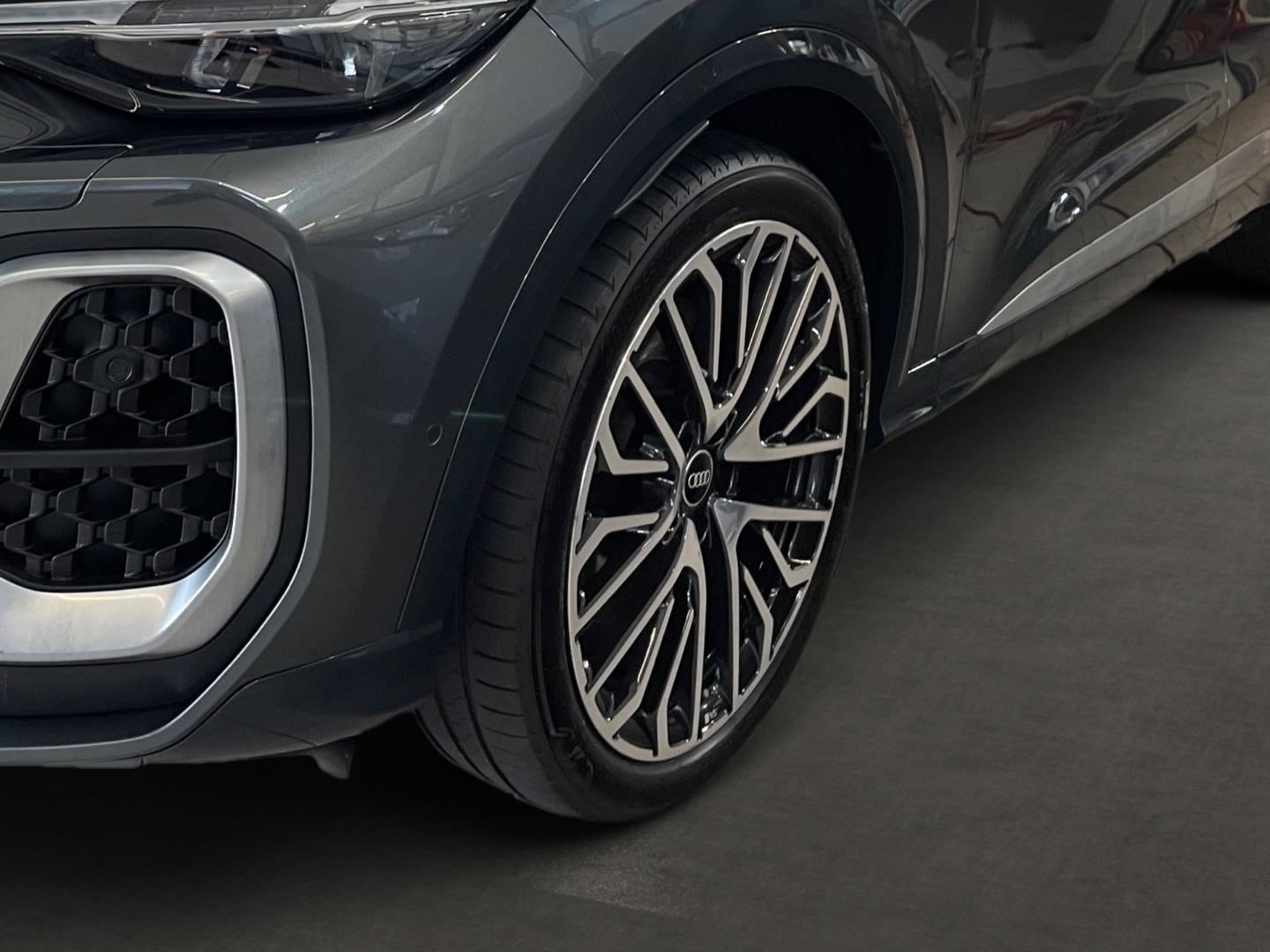 Bild über Audi SQ5 Sportback TFSI 270 kW S tronic - für weitere Informationen kontaktieren Sie den Audi Partner