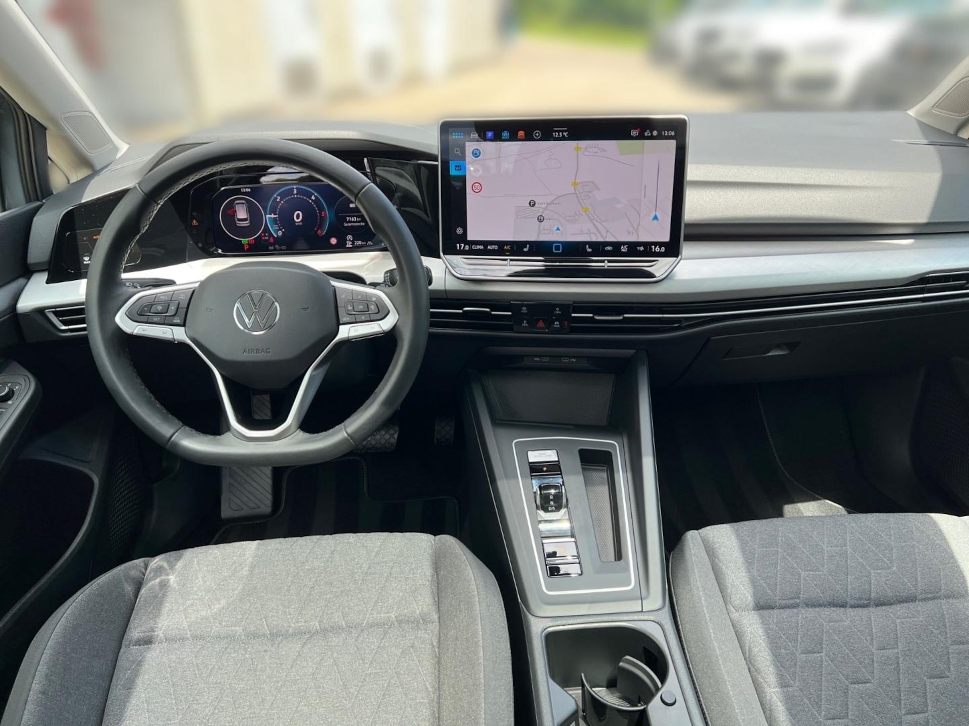 Volkswagen Golf Variant Life