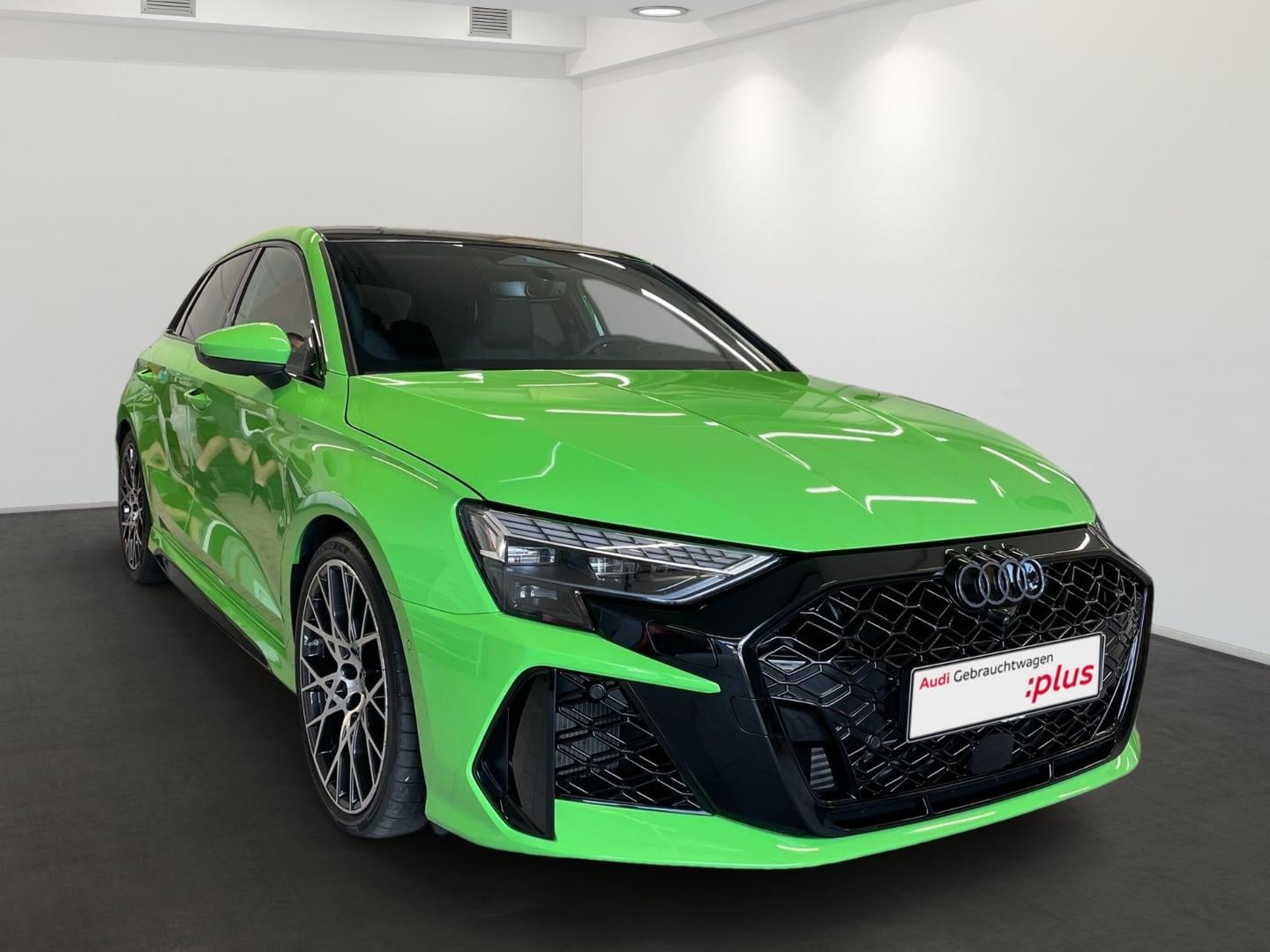 Bild über Audi RS 3 Sportback TFSI quattro 294 kW S tronic - für weitere Informationen kontaktieren Sie den Audi Partner