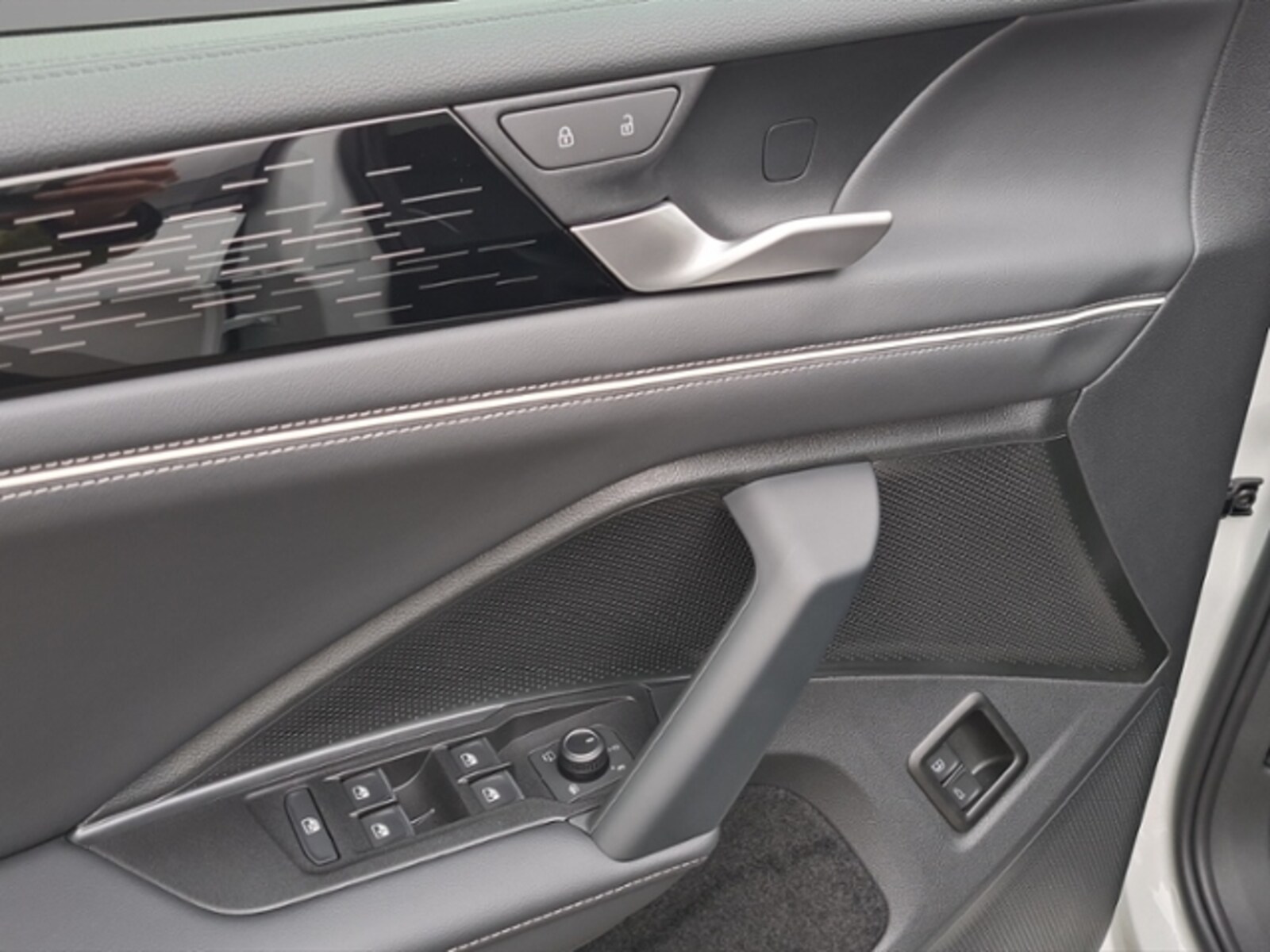 Volkswagen Tiguan – Bild 11