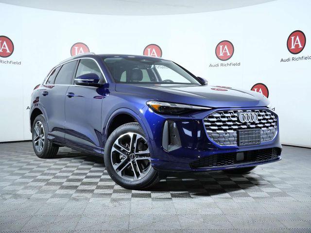 2025 Audi Q5 40 Premium's photo