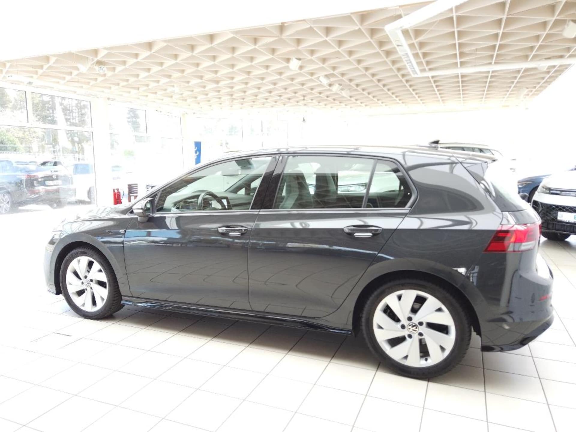 Volkswagen Golf R-Line