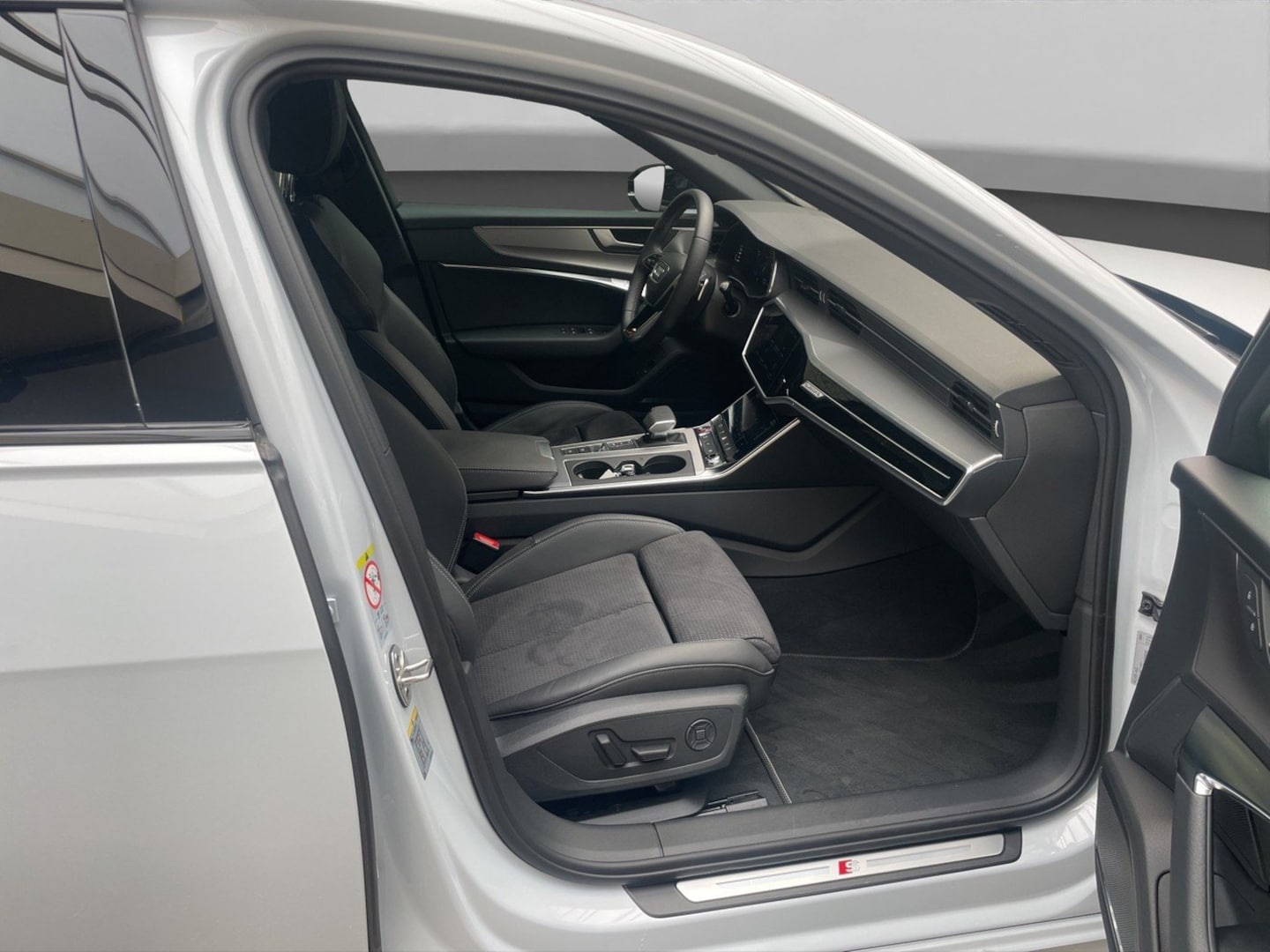 Bild über Audi S6 Avant TDI quattro tiptronic - für weitere Informationen kontaktieren Sie den Audi Partner