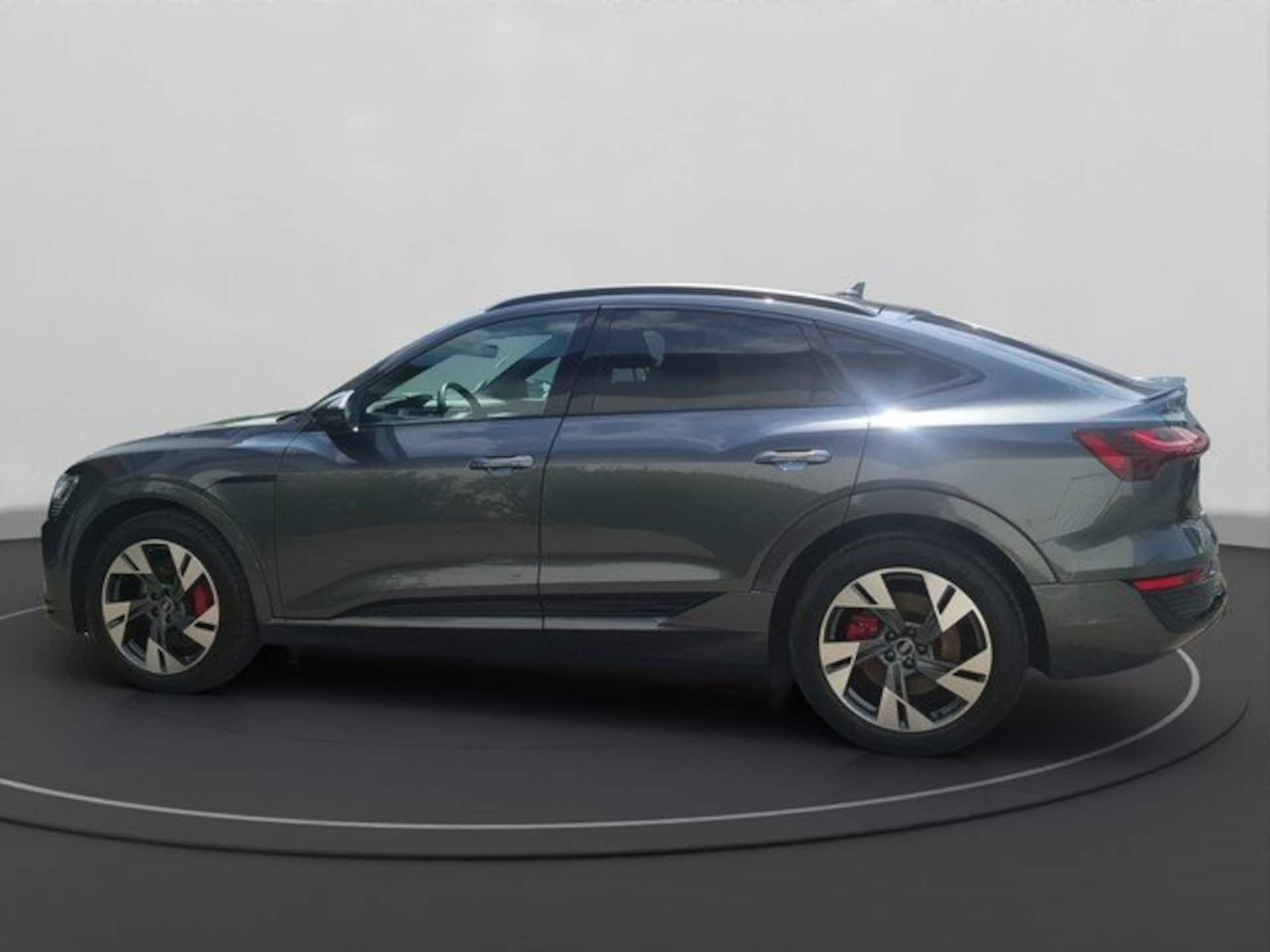Audi Q8 Sportback e-tron S line