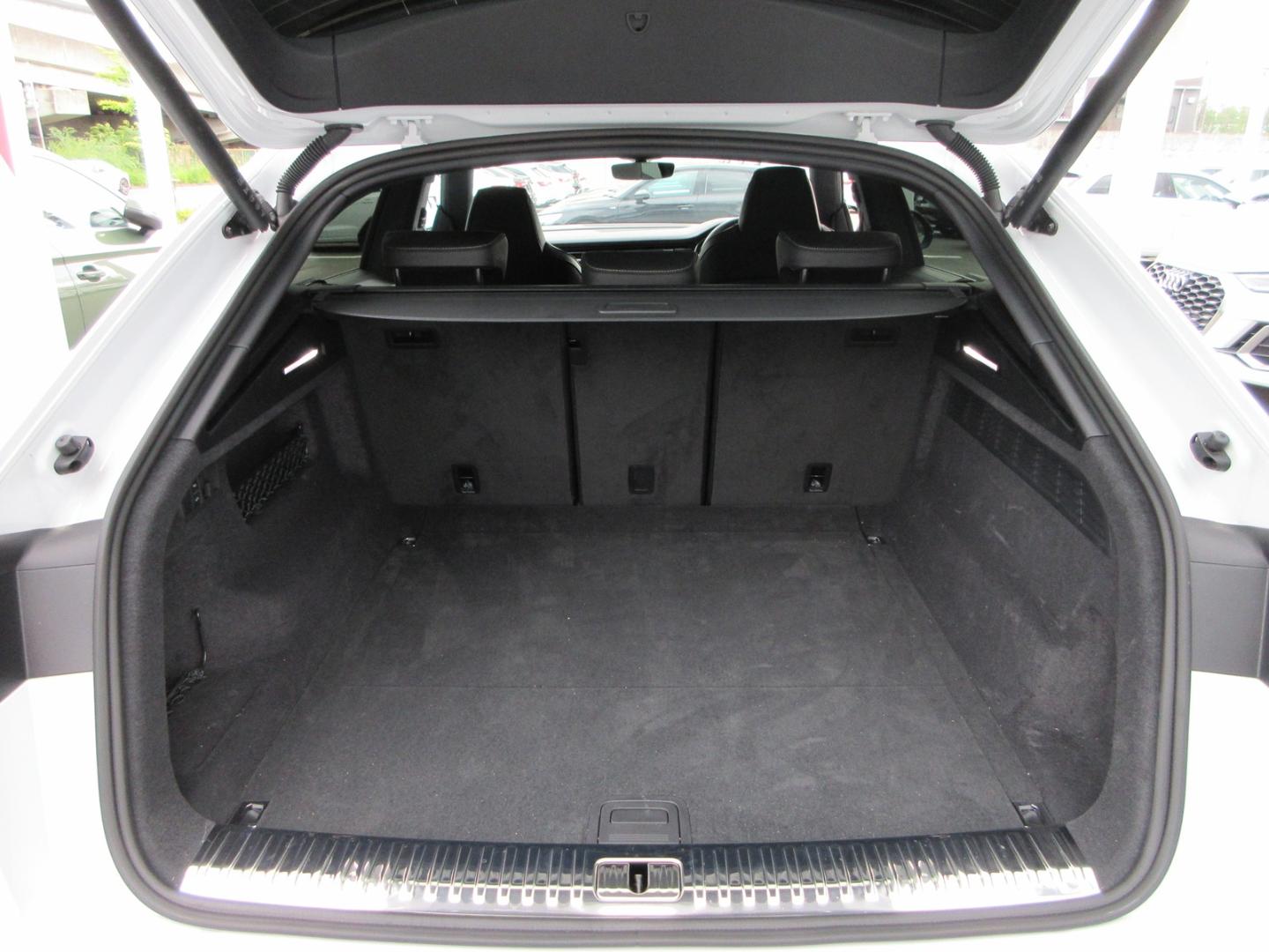 Audi Q8 SUV 55 TFSI quattro S line 250(340) kW(PS) tiptronic for more details contact your dealer