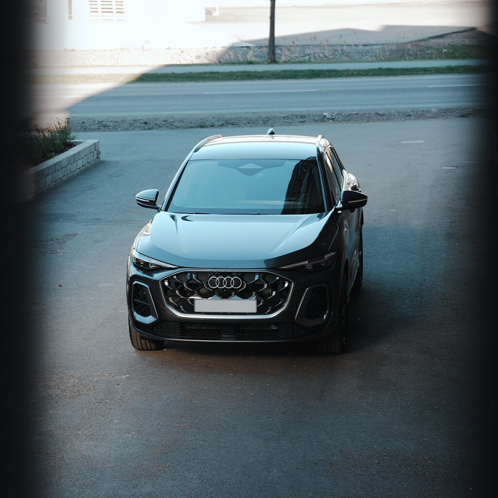 Bild som visar&nbsp;Audi Q5 SUV e-hybrid&nbsp;Q5 SUV e-hybrid quattro S line Edition 270 kWS tronic - för mer information kontakta din Audi Partner