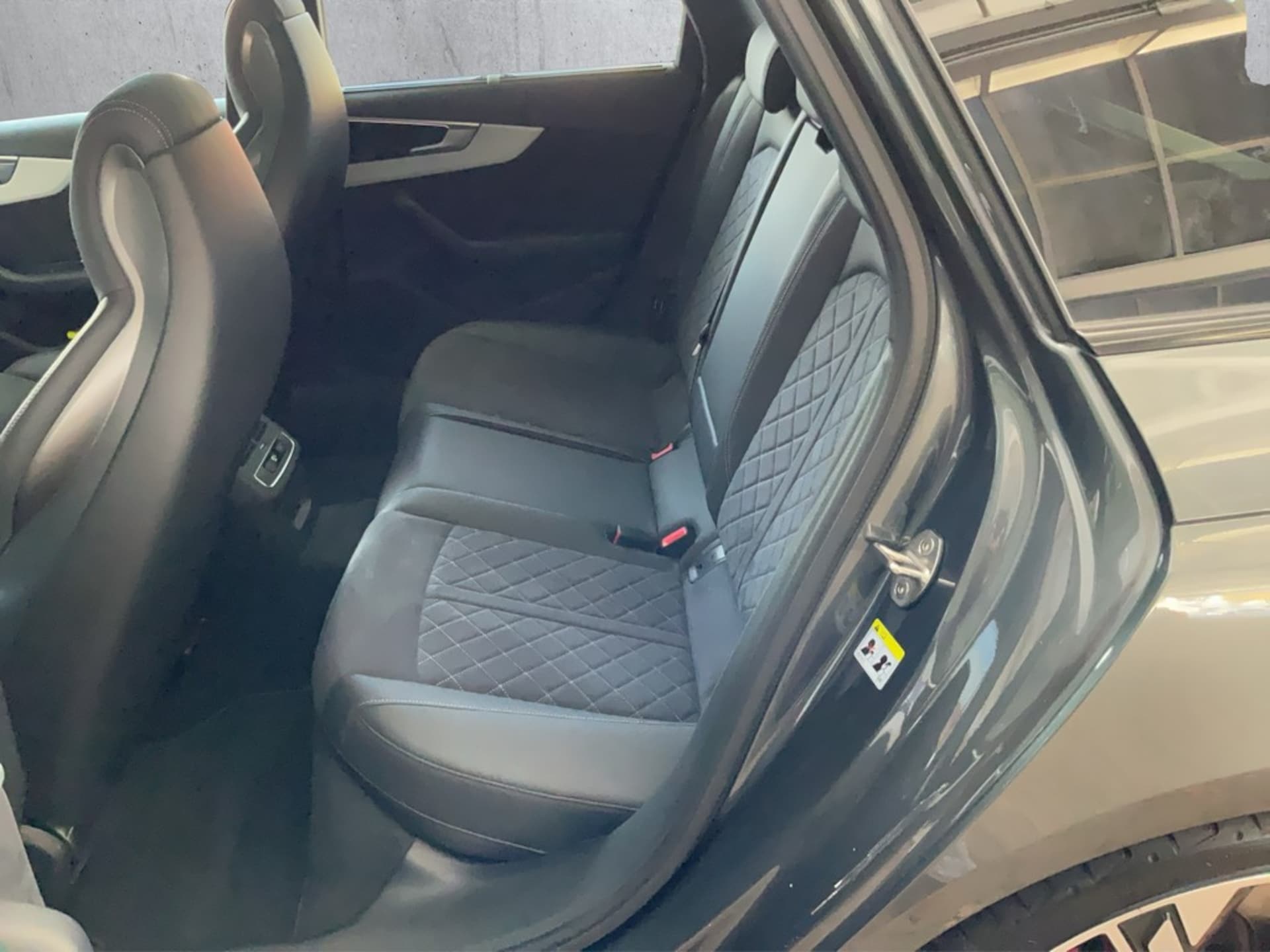 Audi A4 Avant S line