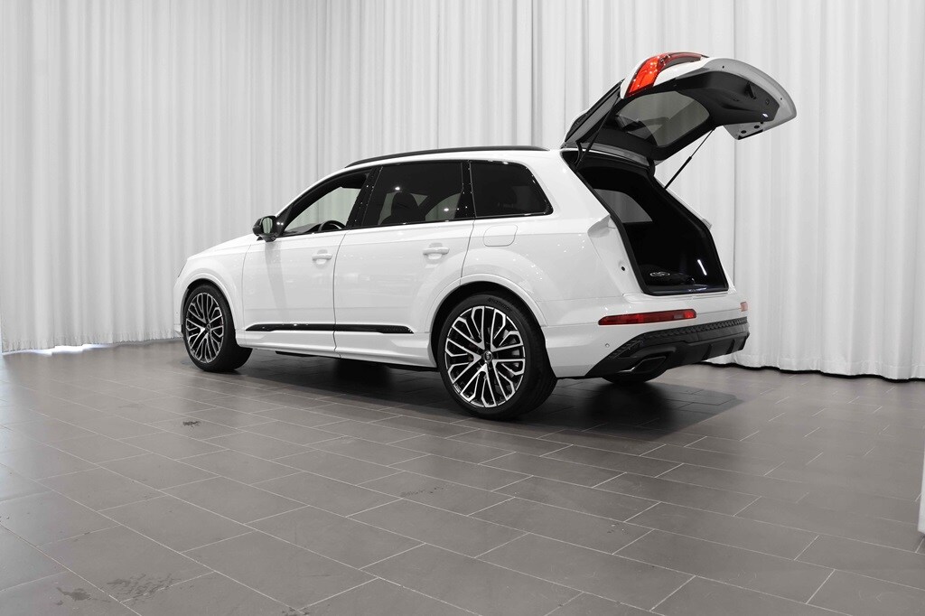 Bild som visar Audi Q7 SUV TFSI e Q7 SUV 60 TFSI e quattro S line 490 hk tiptronic - för mer information kontakta din Audi Partner