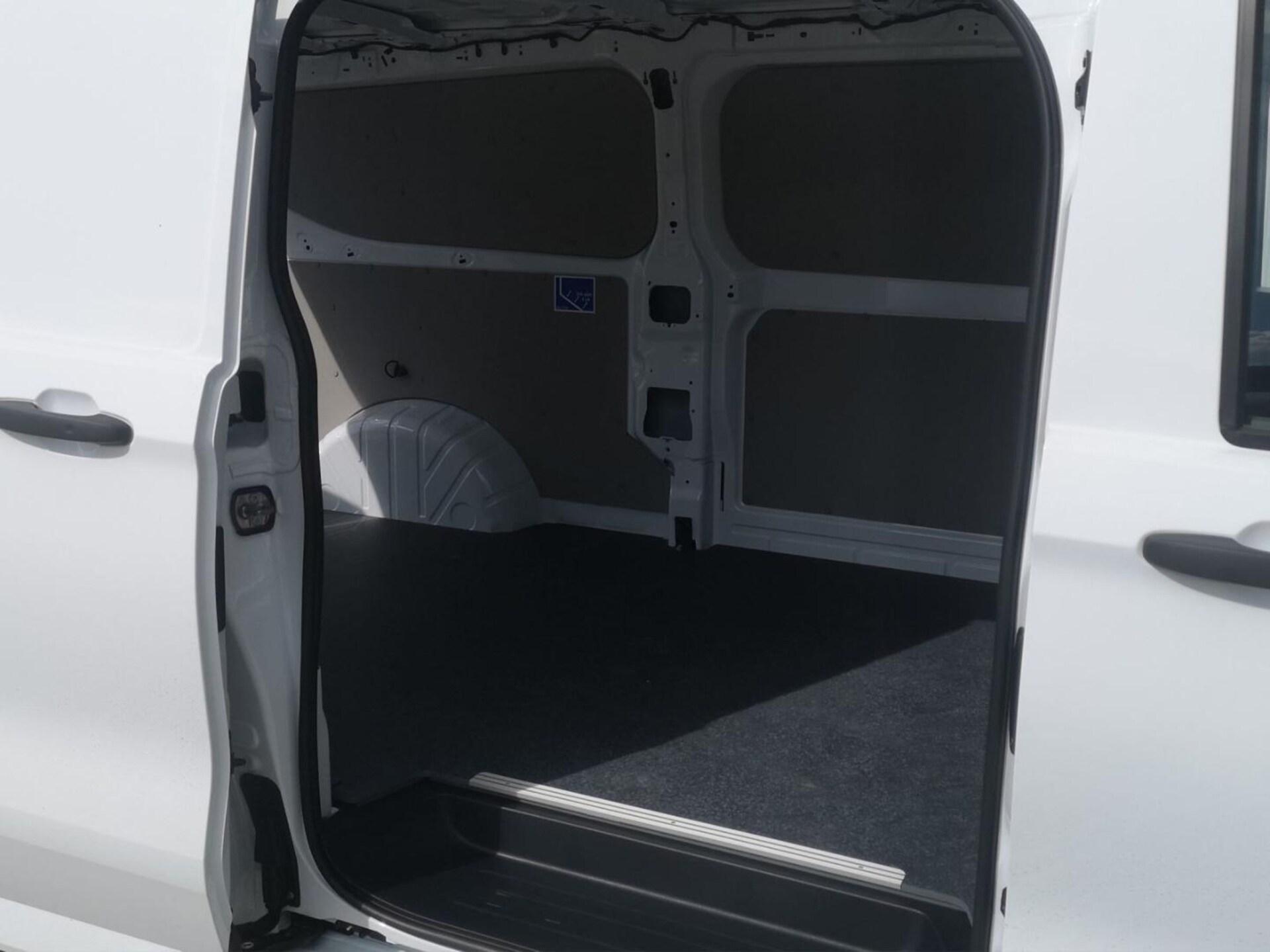 Volkswagen Transporter Kasten langer Radstand