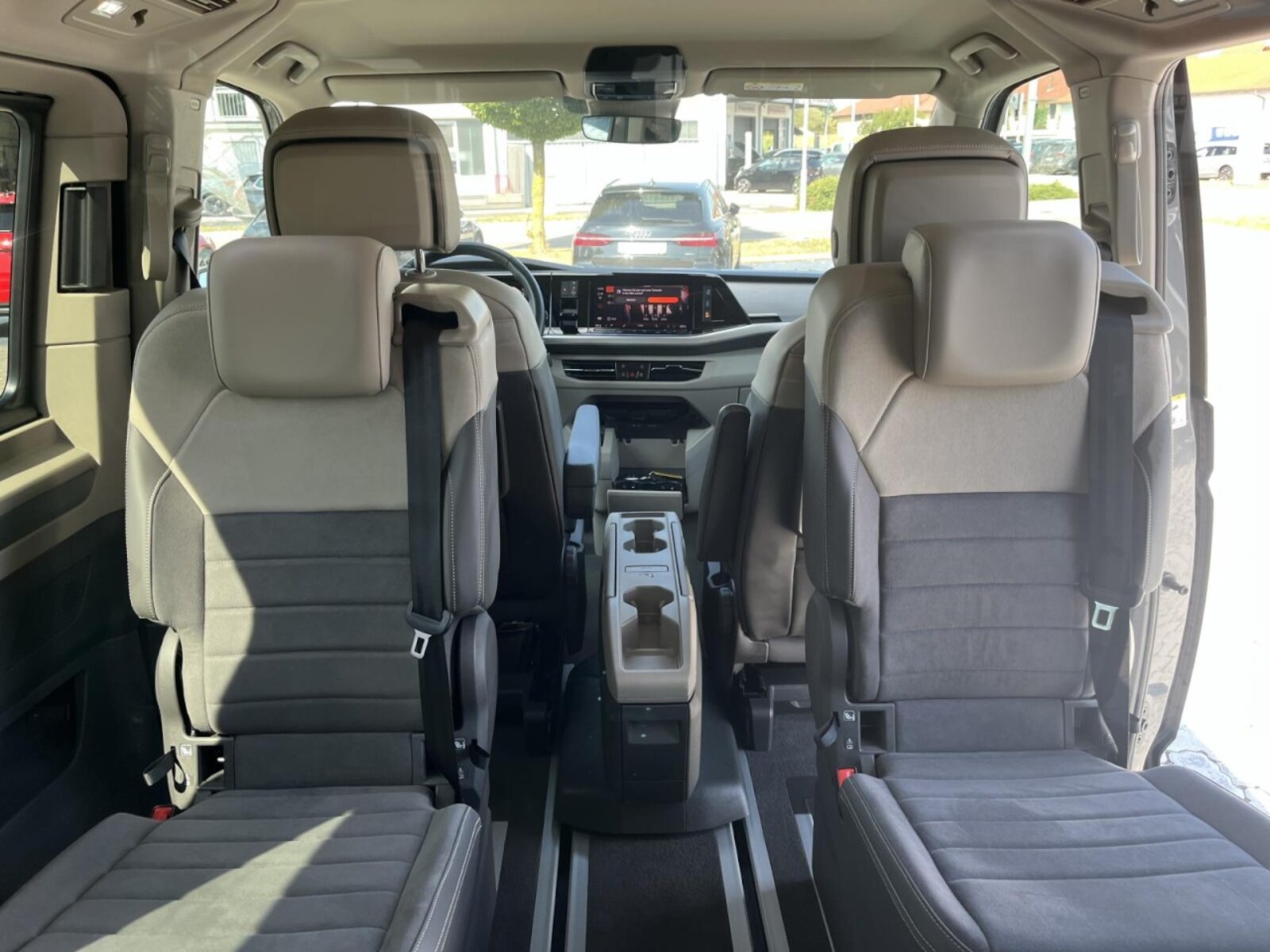 Volkswagen Multivan Langversion – Bild 11