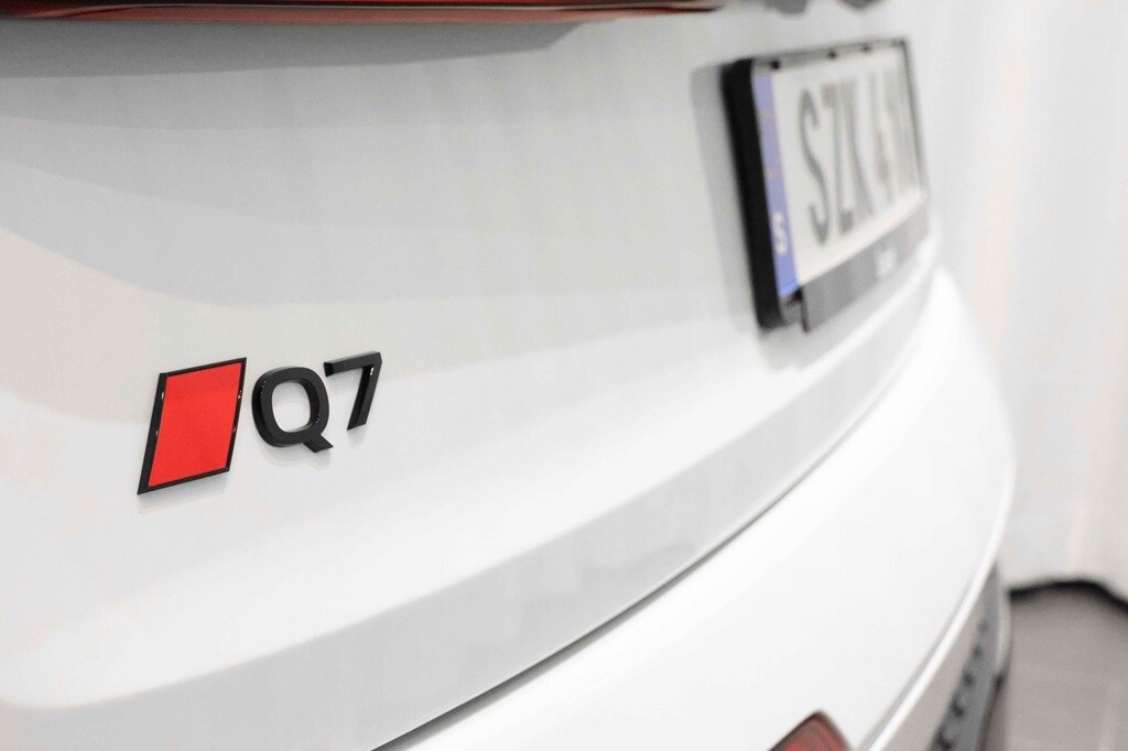Bild som visar&nbsp;Audi Q7 SUV TFSI e&nbsp;Q7 SUV 60 TFSI e quattro S line 490 hk tiptronic - för mer information kontakta din Audi Partner