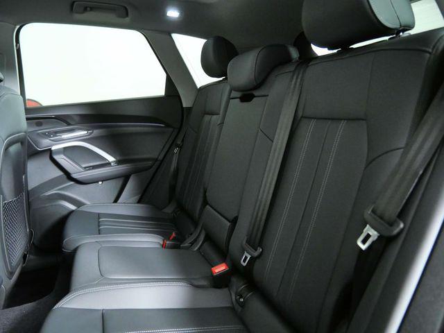 2025 Audi Q5 Premium - Photo 15