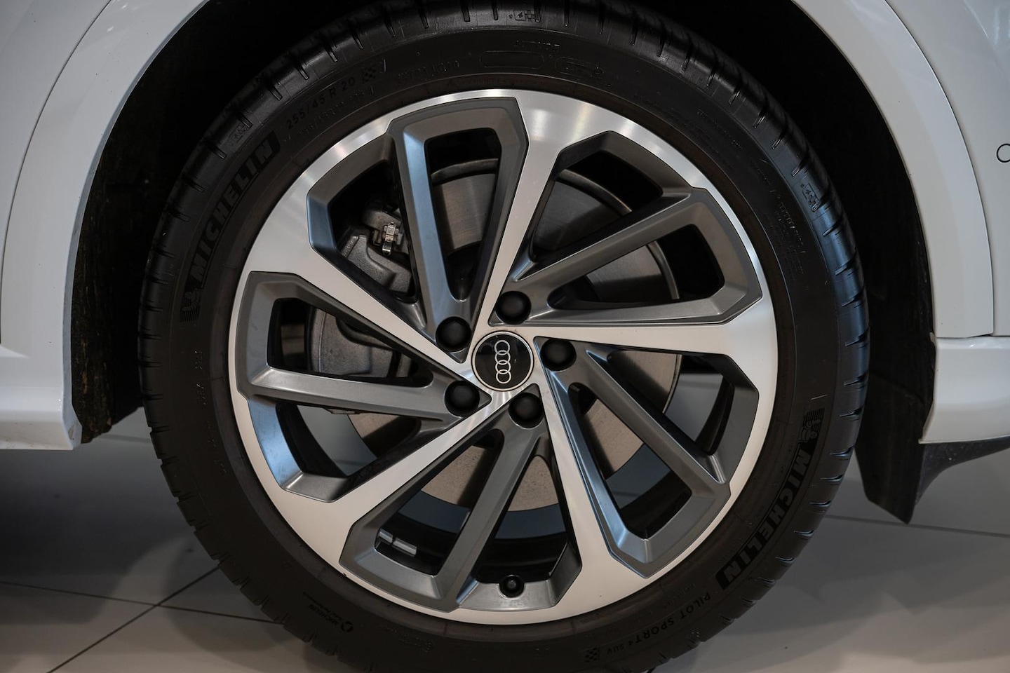 Image about Audi Q5 SUV TDI quattro 150 kW