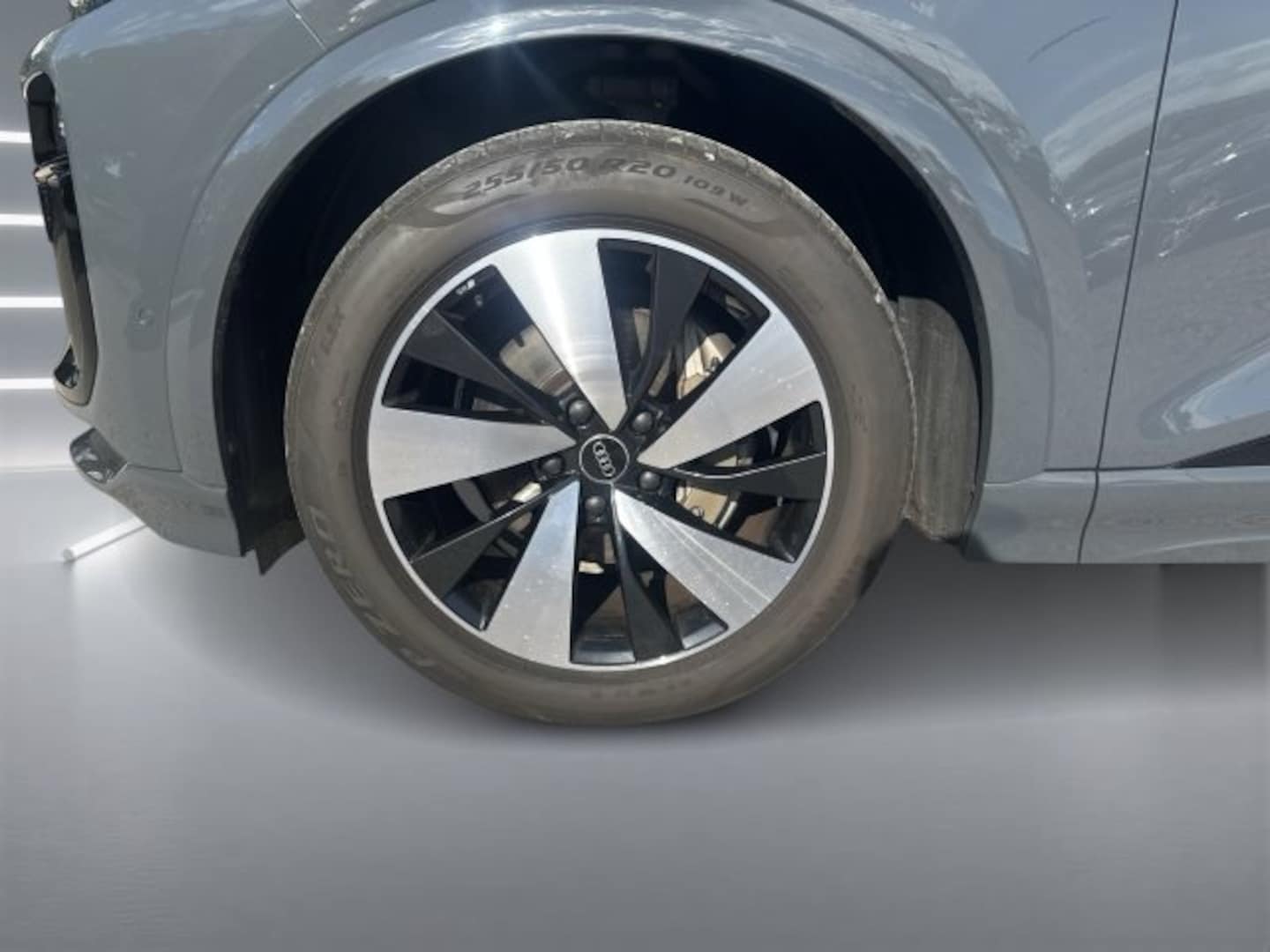Bild über Audi Q6 SUV e-tron e-tron quattro - für weitere Informationen kontaktieren Sie den Audi Partner