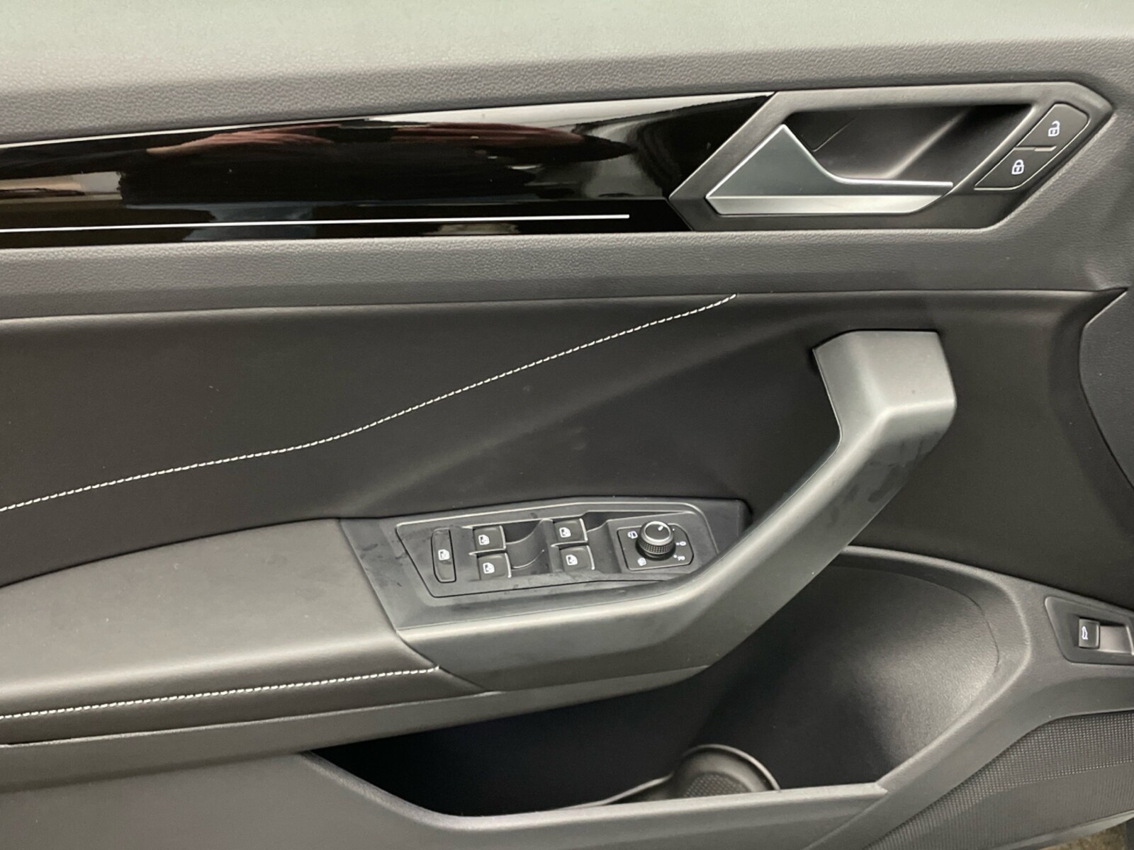 Volkswagen T-Roc – Bild 12