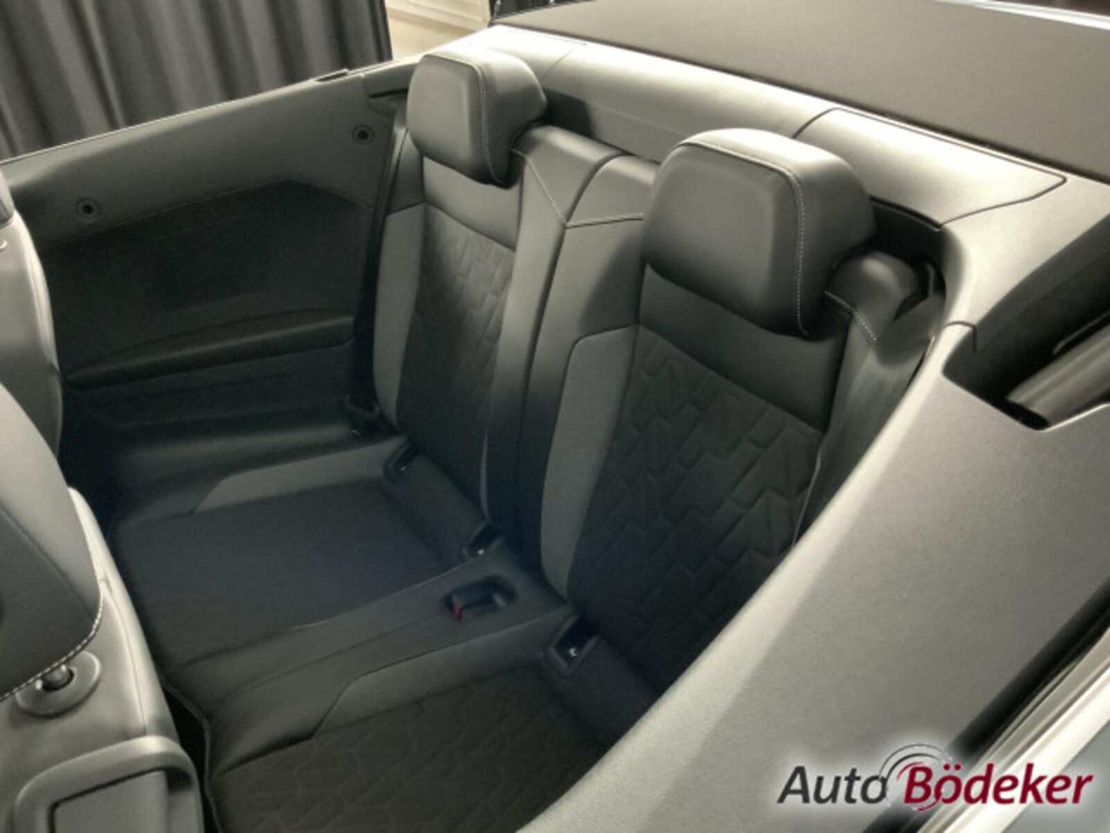 Volkswagen T-Roc Cabriolet – Bild 11