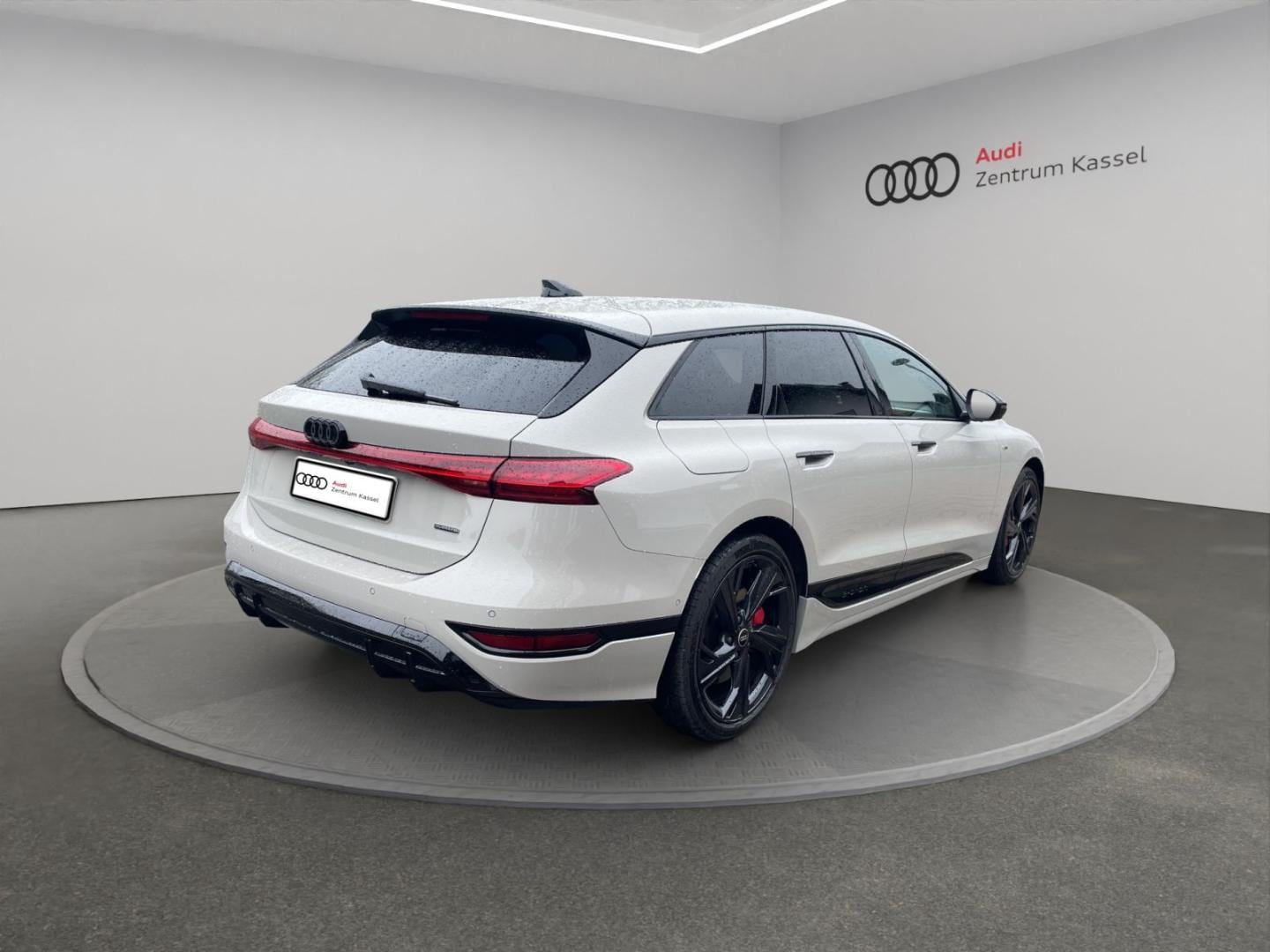 Bild über Audi A6 Avant e-tron S line business e-tron quattro 315 kW - für weitere Informationen kontaktieren Sie den Audi Partner