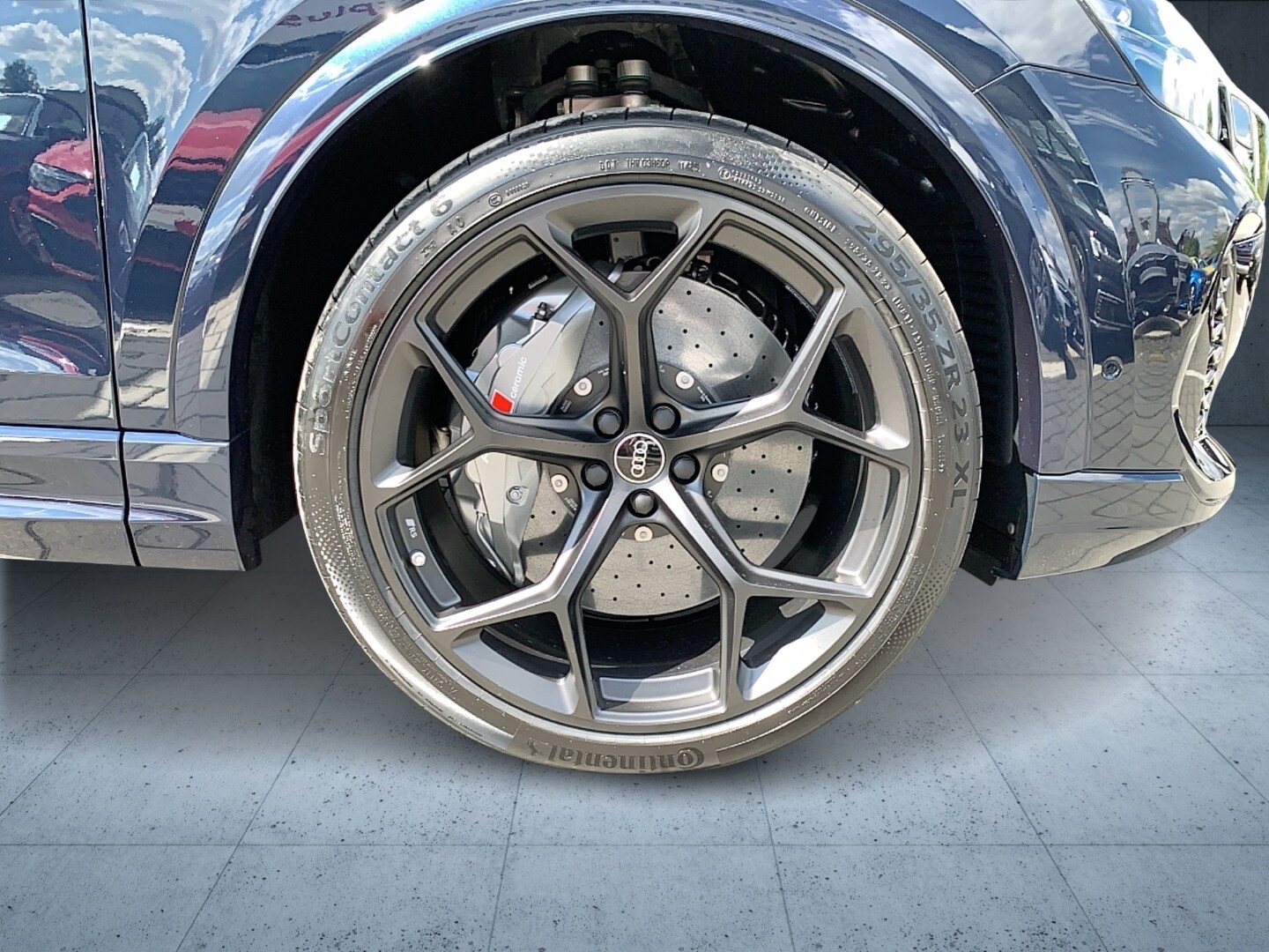 Image about Audi RS Q8 SUV TFSI quattro 471 kW tiptronic