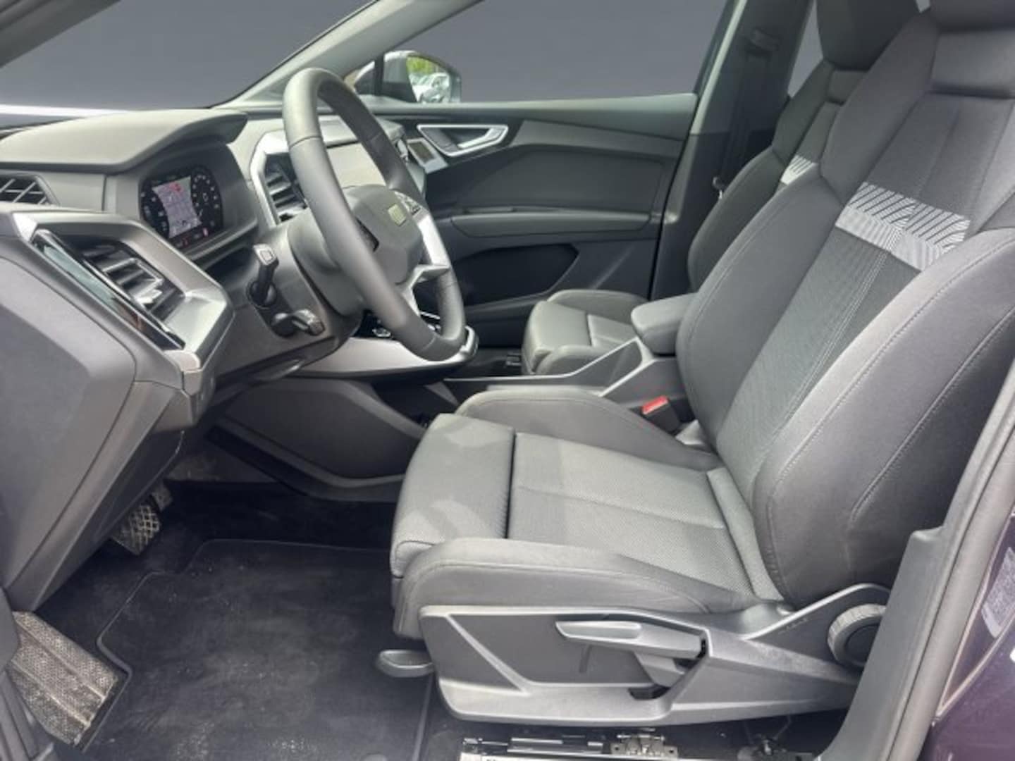 Bild über Audi Q4 e-tron 40 e-tron - für weitere Informationen kontaktieren Sie den Audi Partner