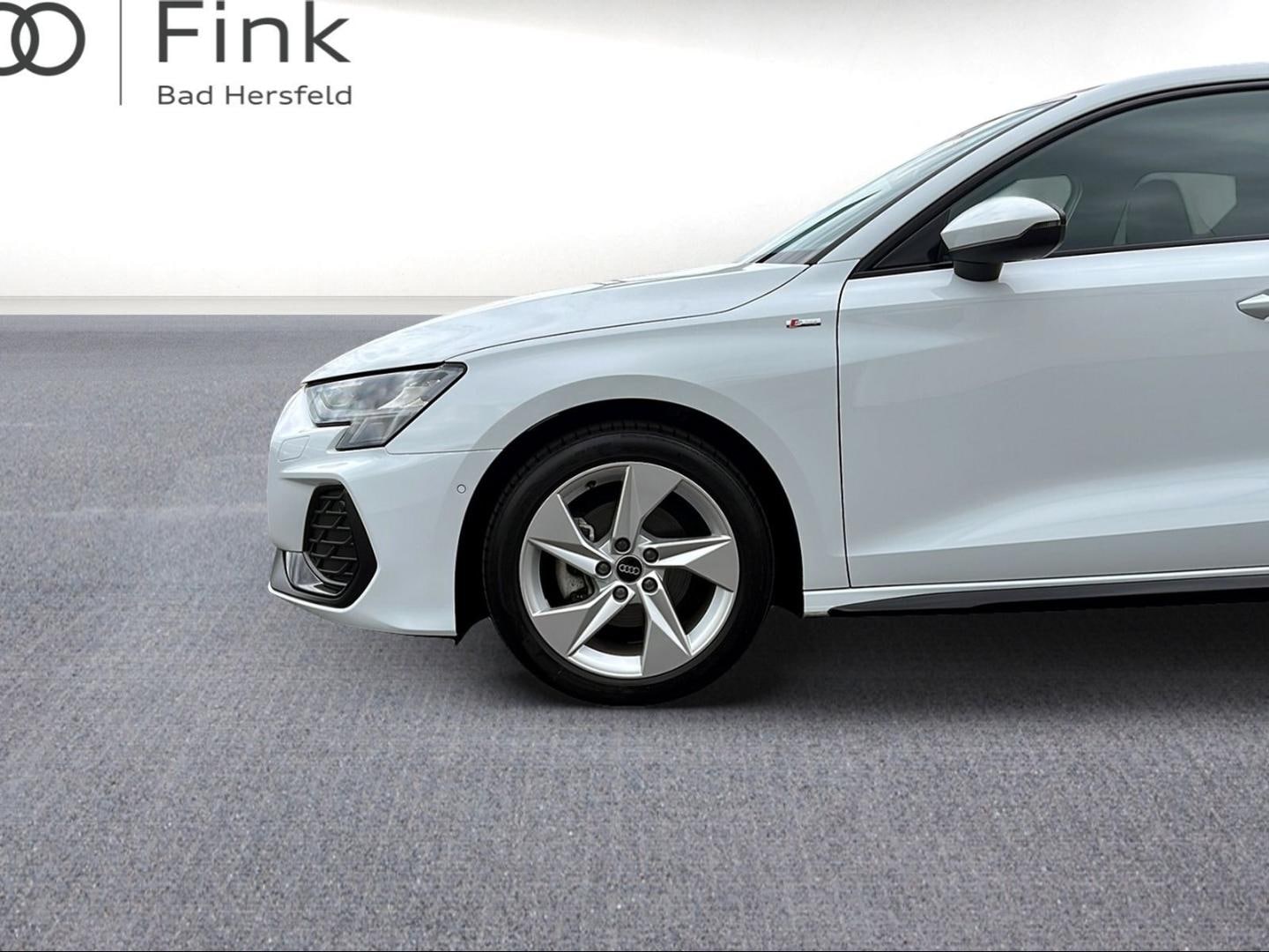 Bild über Audi A3 Limousine S line TFSI S tronic - für weitere Informationen kontaktieren Sie den Audi Partner