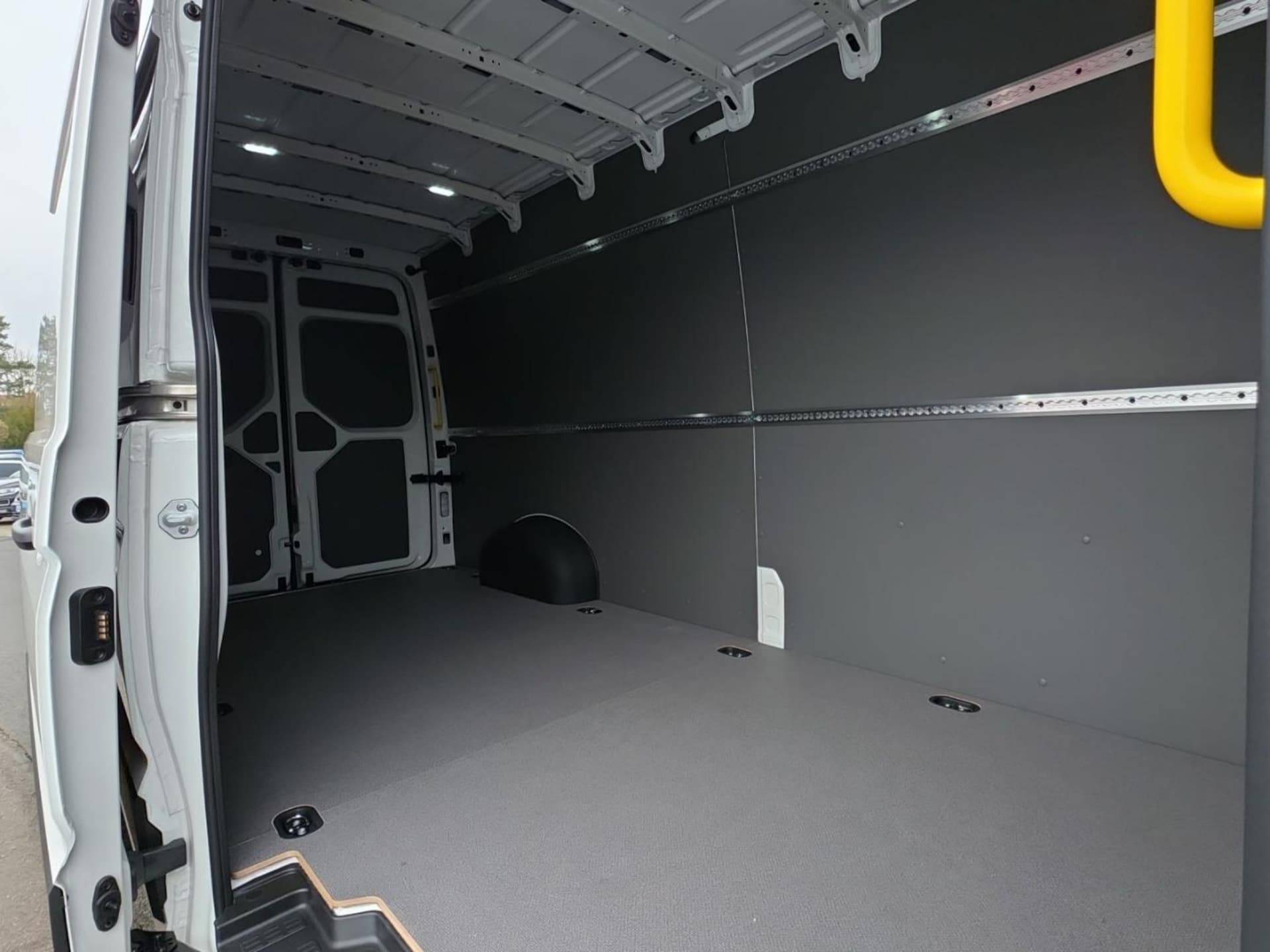 Volkswagen Crafter Kasten langer Radstand
