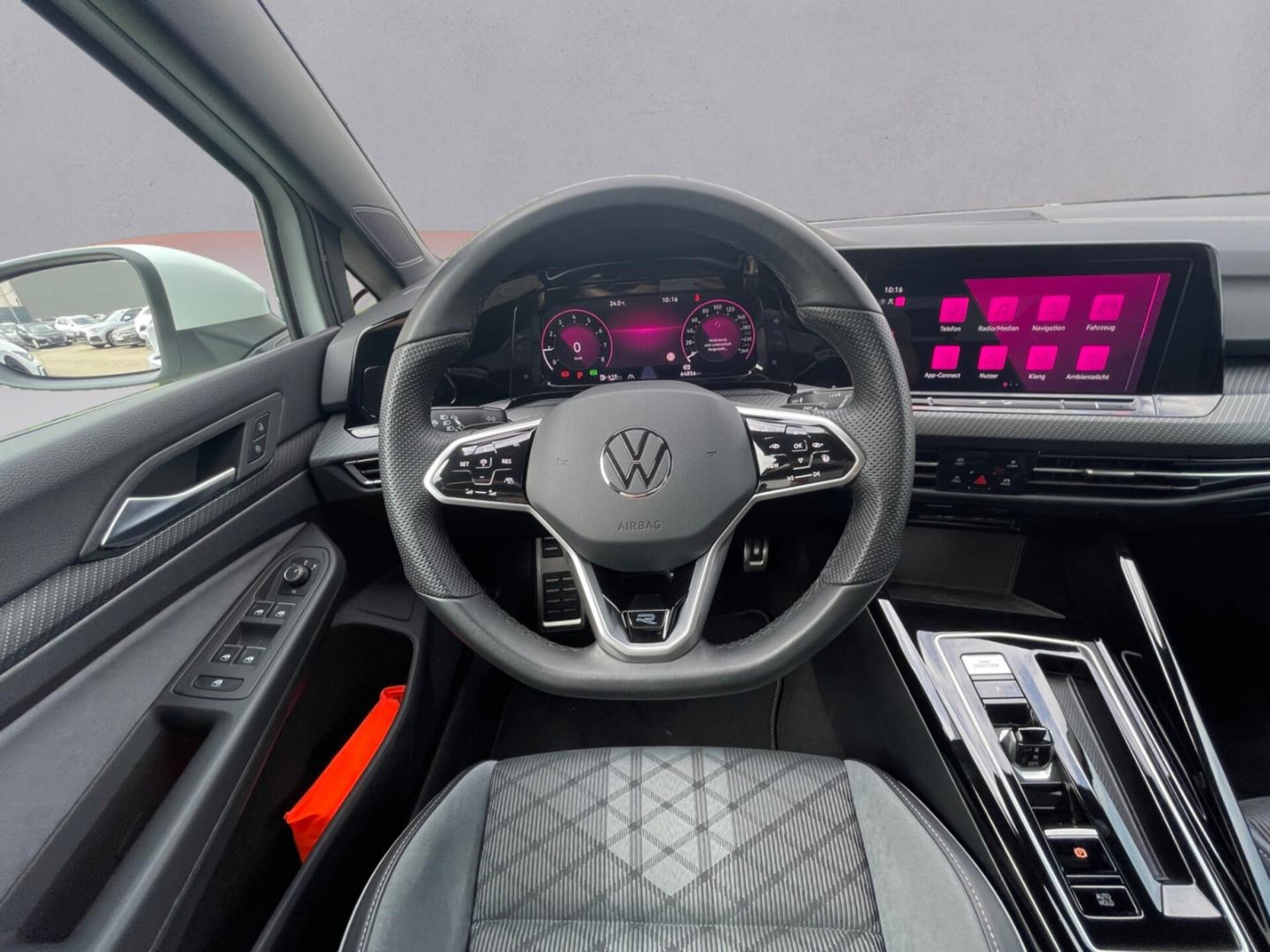 Volkswagen Golf R-Line