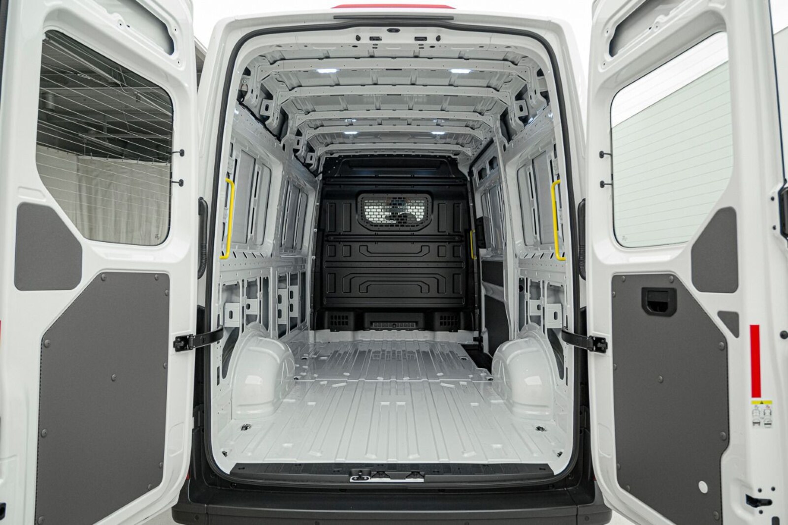 Volkswagen Crafter Kasten mittlerer Radstand – Bild 18