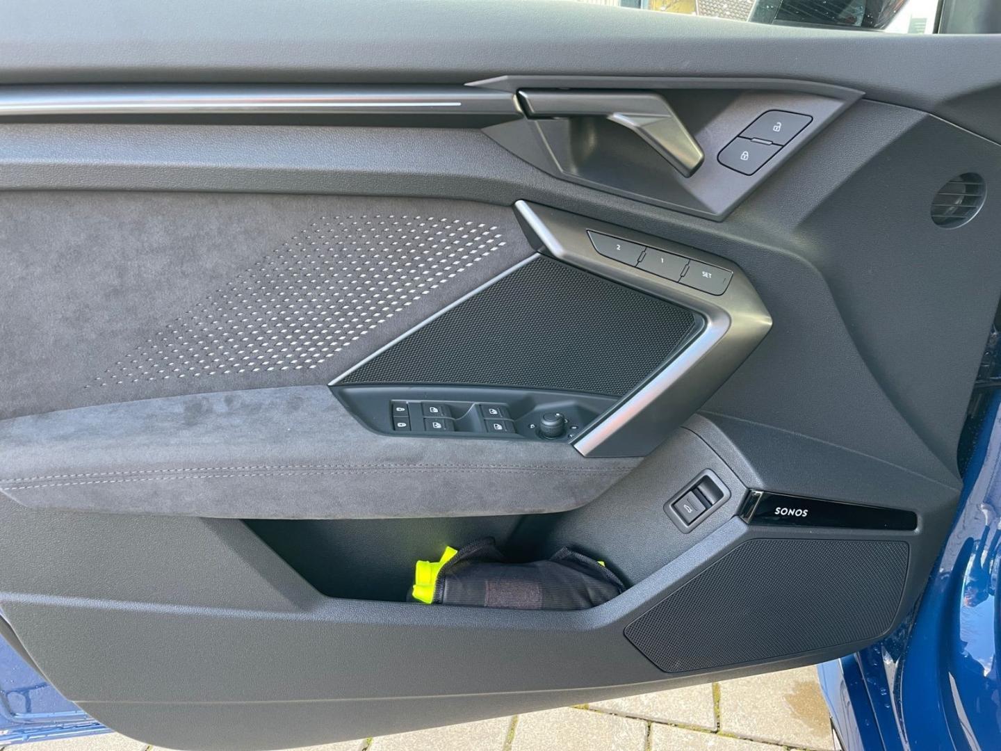 Image about Audi RS 3 Limousine TFSI quattro S tronic