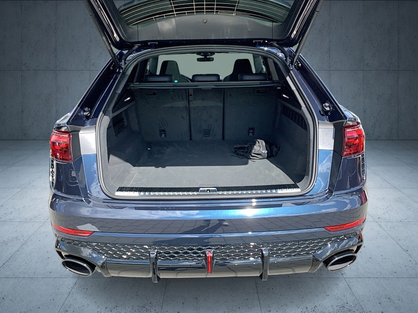 Image about Audi RS Q8 SUV TFSI quattro 471 kW tiptronic