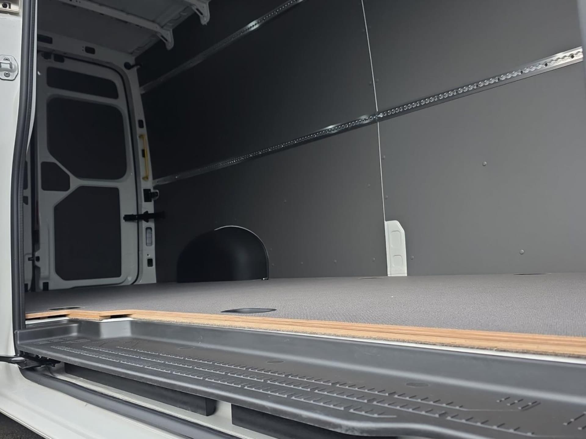 Volkswagen Crafter Kasten langer Radstand