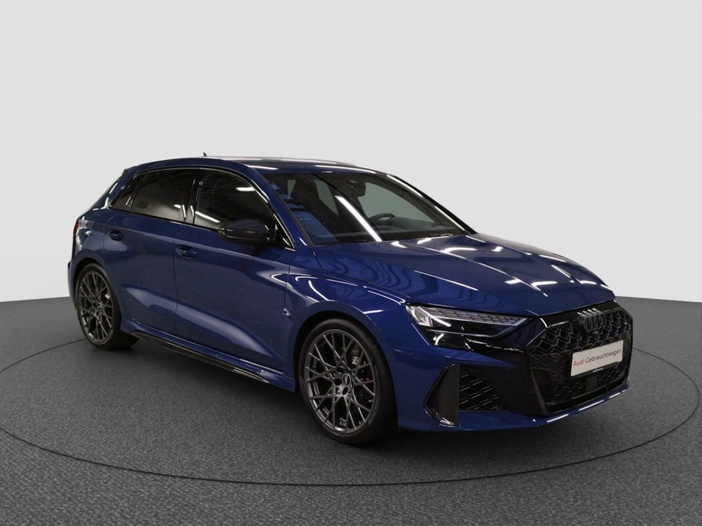 Bild über Audi RS 3 Sportback TFSI quattro S tronic - für weitere Informationen kontaktieren Sie den Audi Partner
