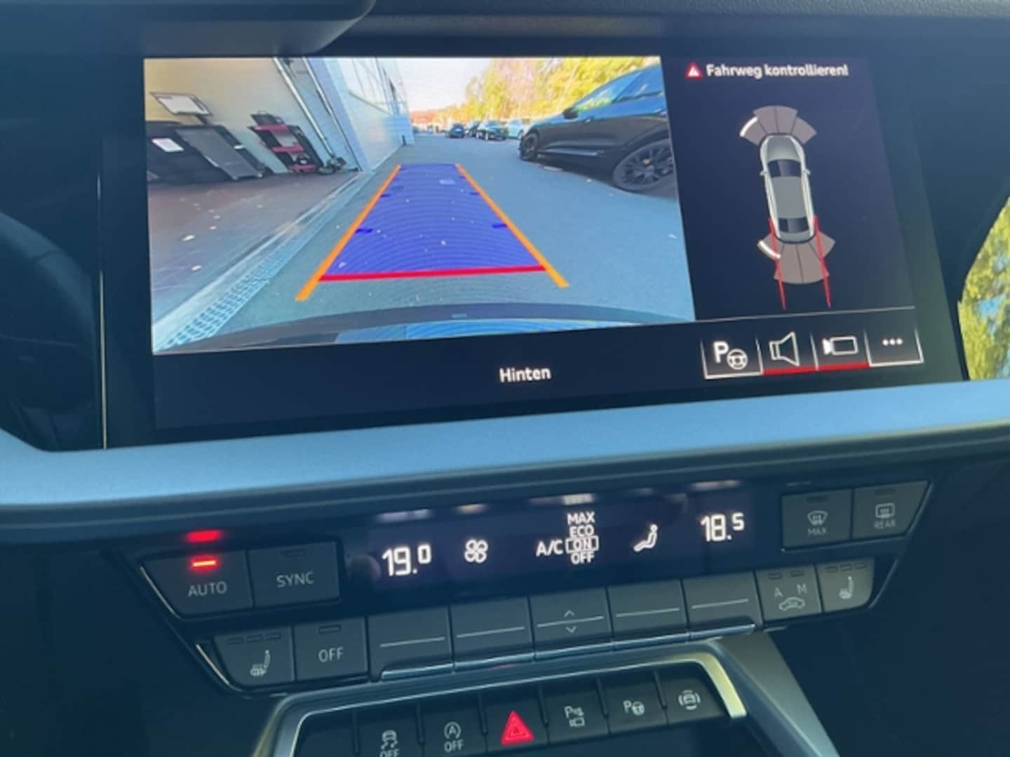 Bild über Audi A3 Limousine TFSI Schaltgetriebe - für weitere Informationen kontaktieren Sie den Audi Partner