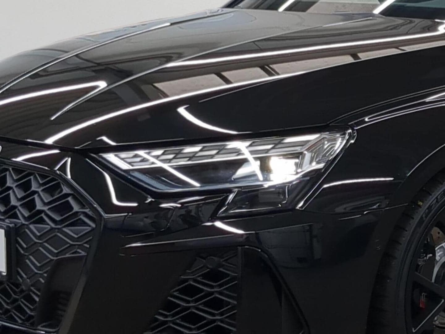 Bild über Audi RS 3 Sportback TFSI quattro 294 kW S tronic - für weitere Informationen kontaktieren Sie den Audi Partner