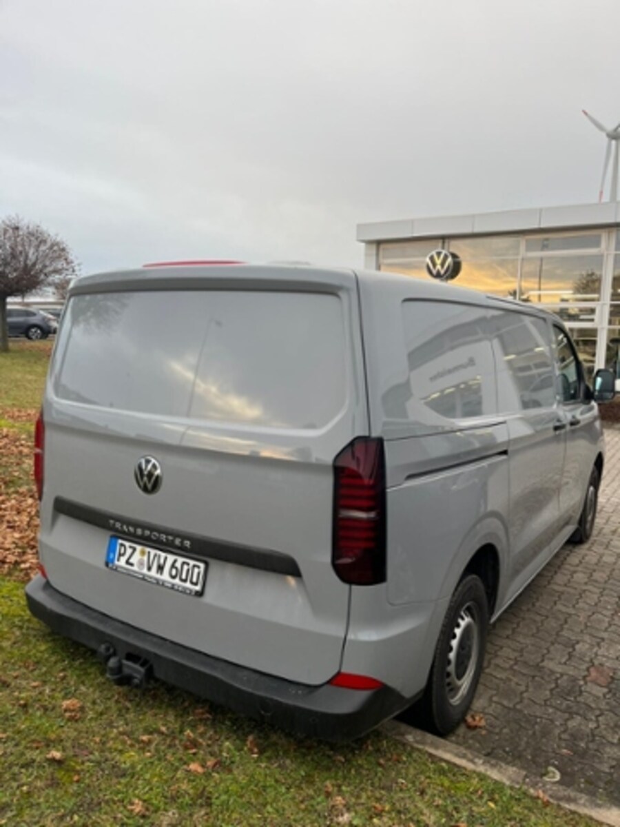 Volkswagen Transporter Kasten kurzer Radstand – Bild 4