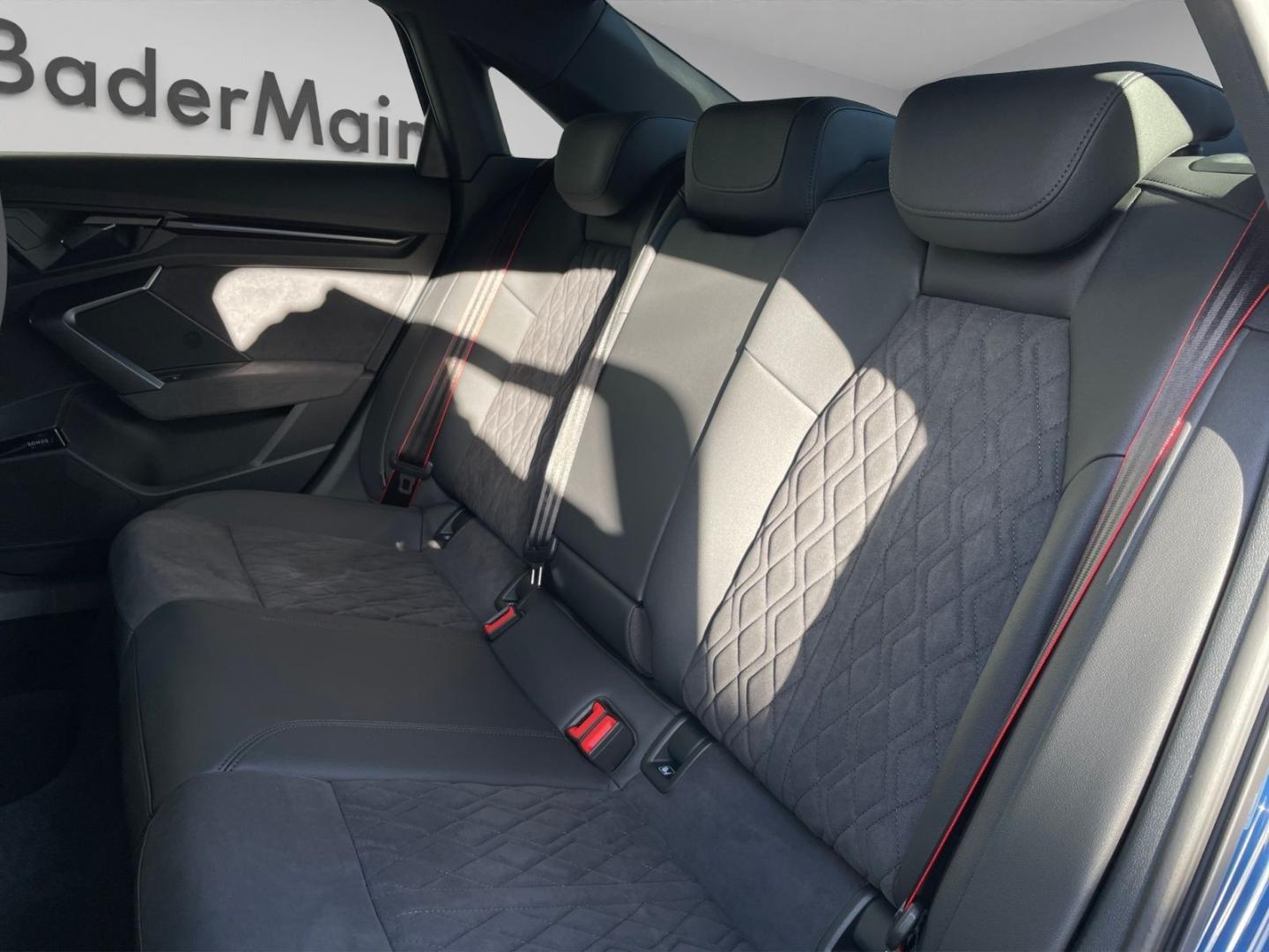 Image about Audi RS 3 Limousine TFSI quattro S tronic