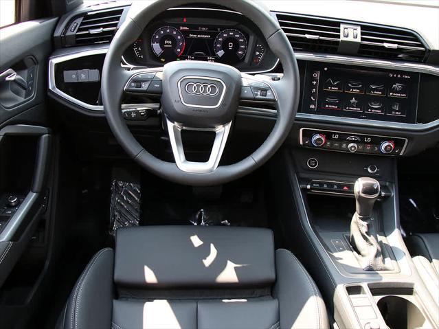 2025 AUDI Q3 - Image 16