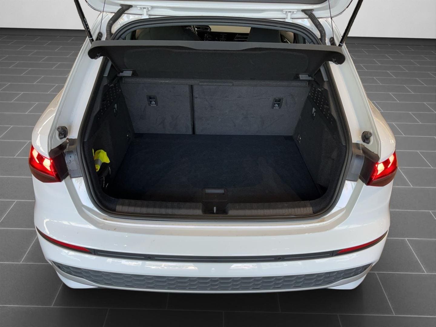 Bild über Audi A3 Sportback advanced 35 TFSI S tronic - für weitere Informationen kontaktieren Sie den Audi Partner