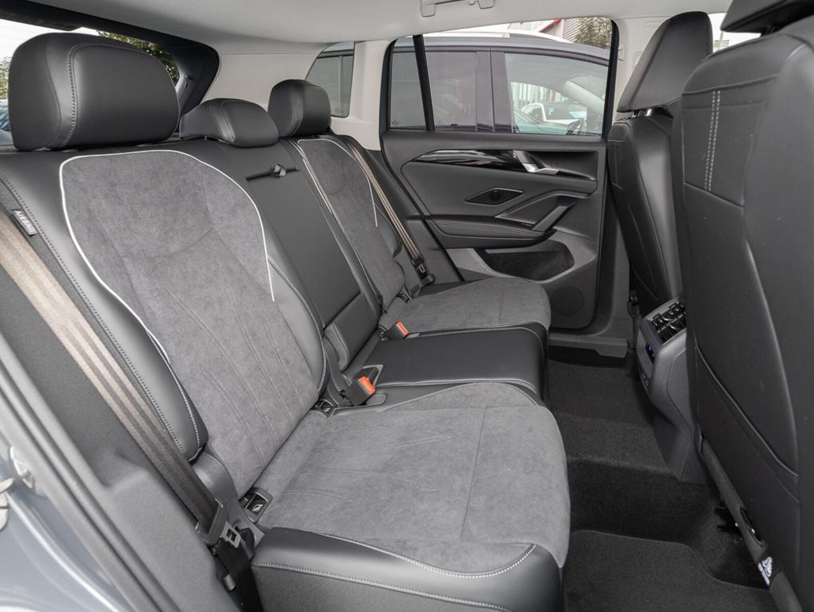 Volkswagen Tiguan – Bild 11