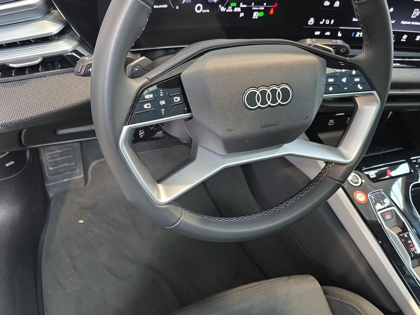 Bild über Audi A6 Avant TDI quattro 150 kW S tronic - für weitere Informationen kontaktieren Sie den Audi Partner