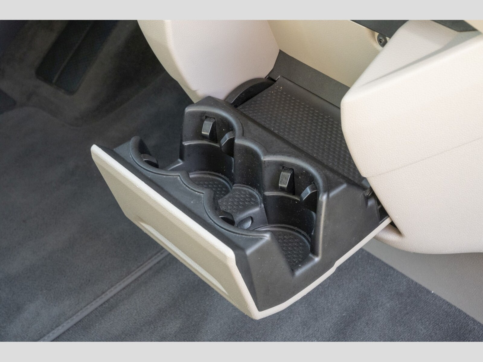 Volkswagen Multivan – Bild 10