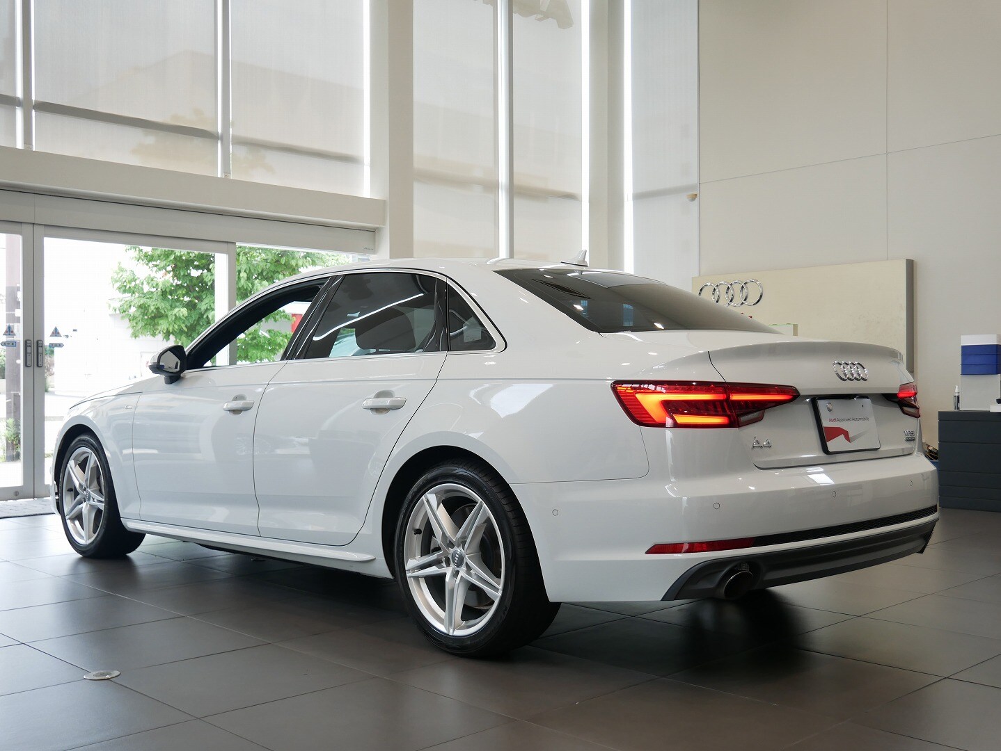 Image about Audi A4 2.0 TFSI quattro ※S lineパッケージ付