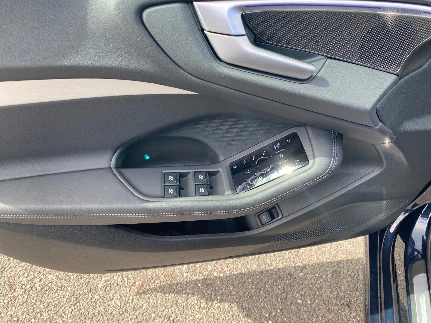 Bild über Audi A5 Avant TDI 150 kW S tronic - für weitere Informationen kontaktieren Sie den Audi Partner