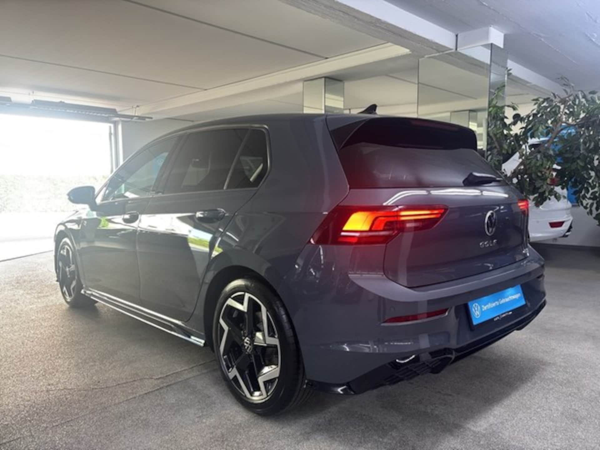 Volkswagen Golf R-Line