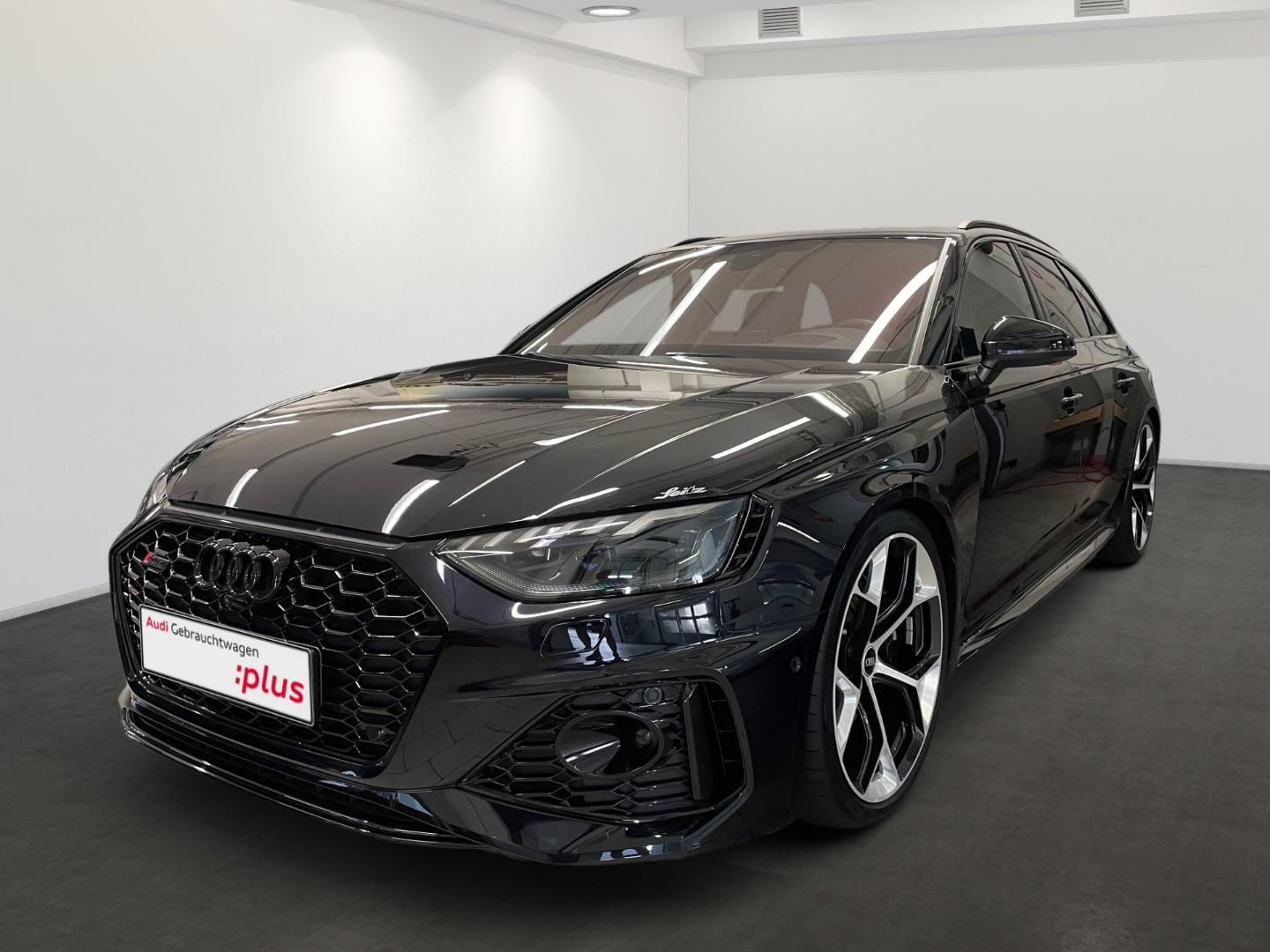 Bild über Audi RS 4 Avant TFSI quattro tiptronic - für weitere Informationen kontaktieren Sie den Audi Partner