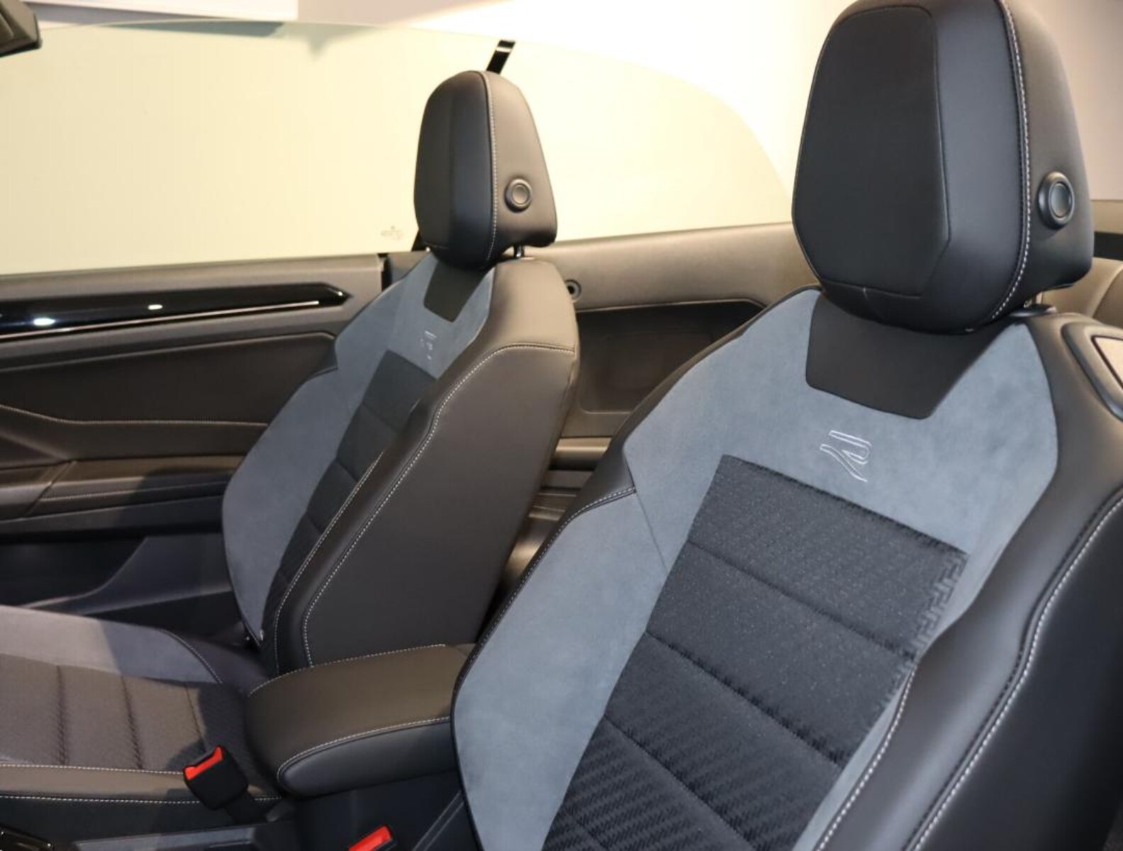Volkswagen T-Roc Cabriolet – Bild 15