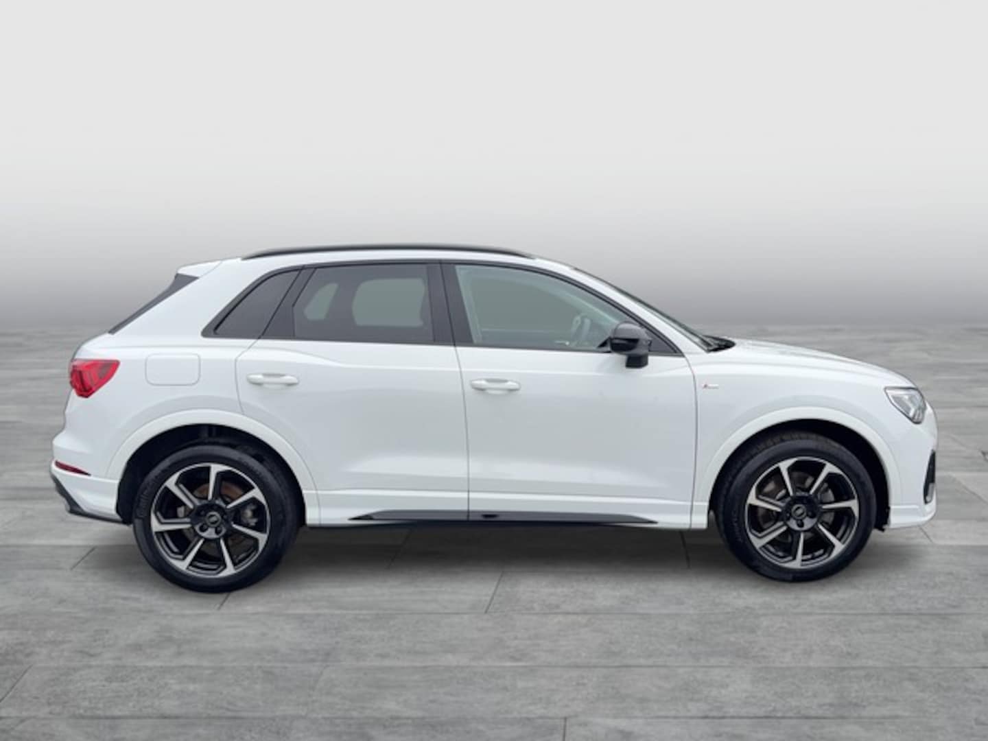 Bild über Audi Q3 TFSI quattro 180 kW S tronic - für weitere Informationen kontaktieren Sie den Audi Partner