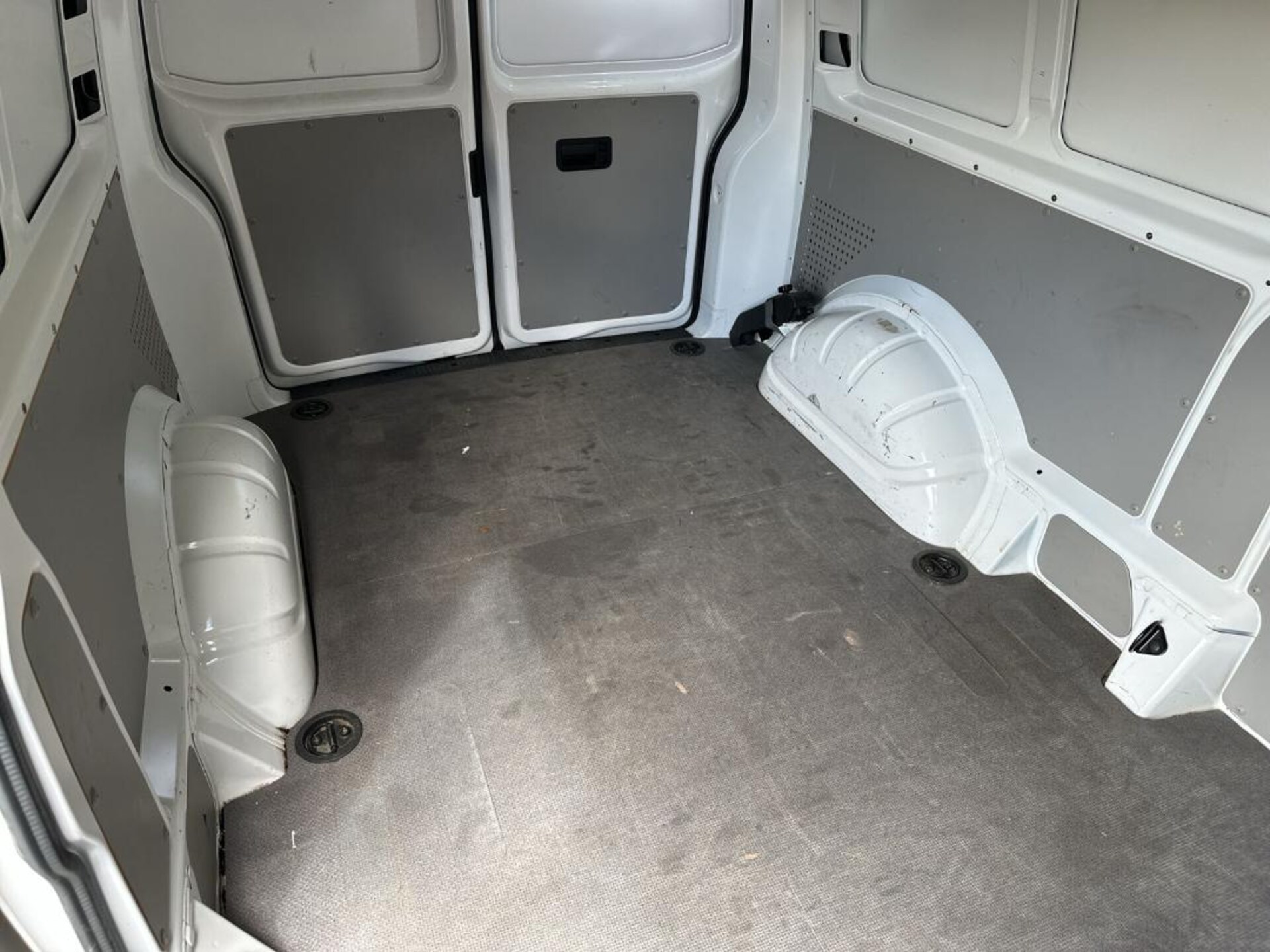 Volkswagen T6 Transporter Kasten langer Radstand