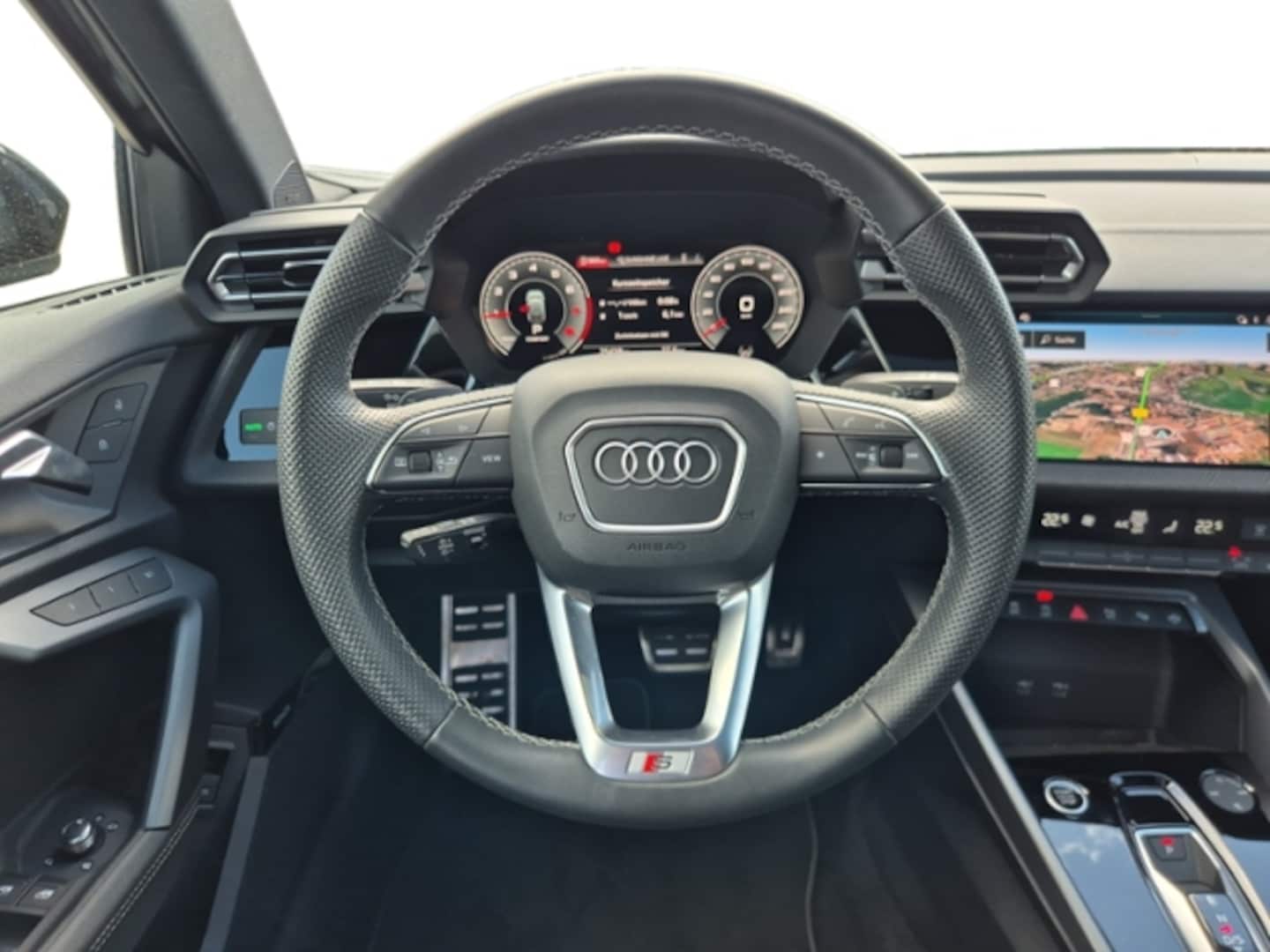 Bild über Audi A3 Sportback S line 35 TFSI S tronic - für weitere Informationen kontaktieren Sie den Audi Partner