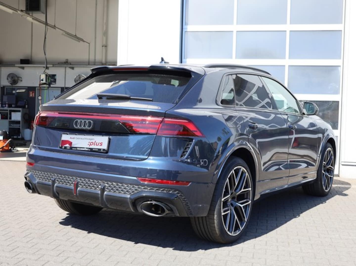 Bild über Audi RS Q8 SUV TFSI quattro 441 kW tiptronic - für weitere Informationen kontaktieren Sie den Audi Partner