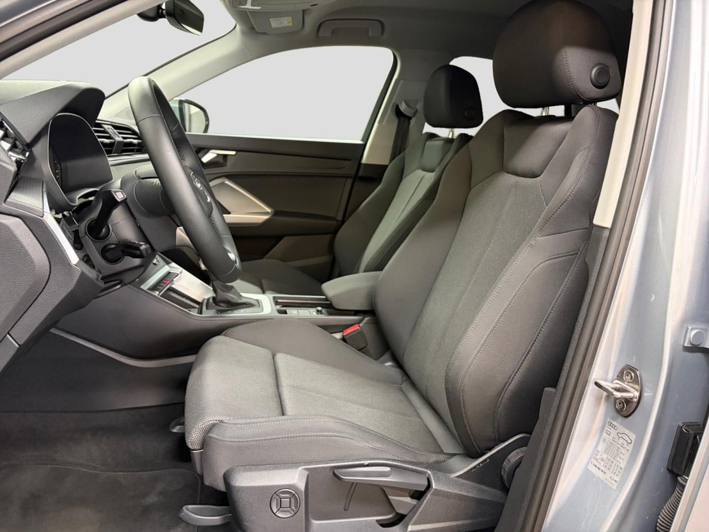 Bild über Audi Q3 advanced 35 TFSI S tronic - für weitere Informationen kontaktieren Sie den Audi Partner